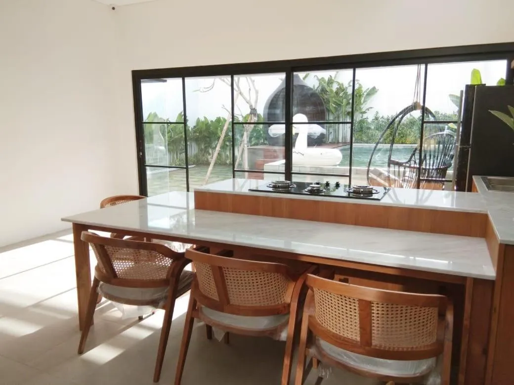 Dining area in Villa Maitreya