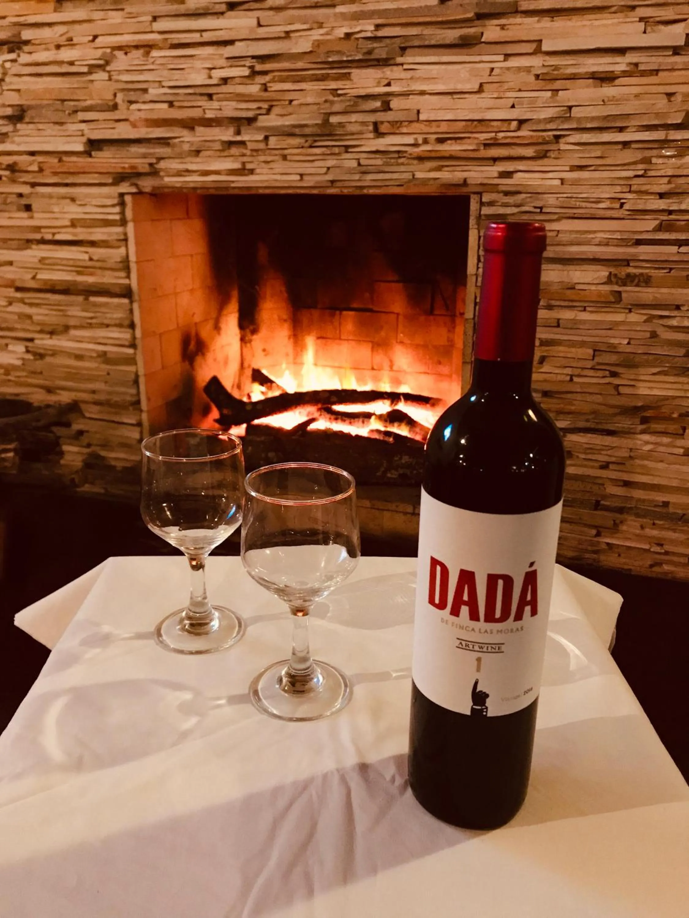 Communal lounge/ TV room in Pousada Xaxá