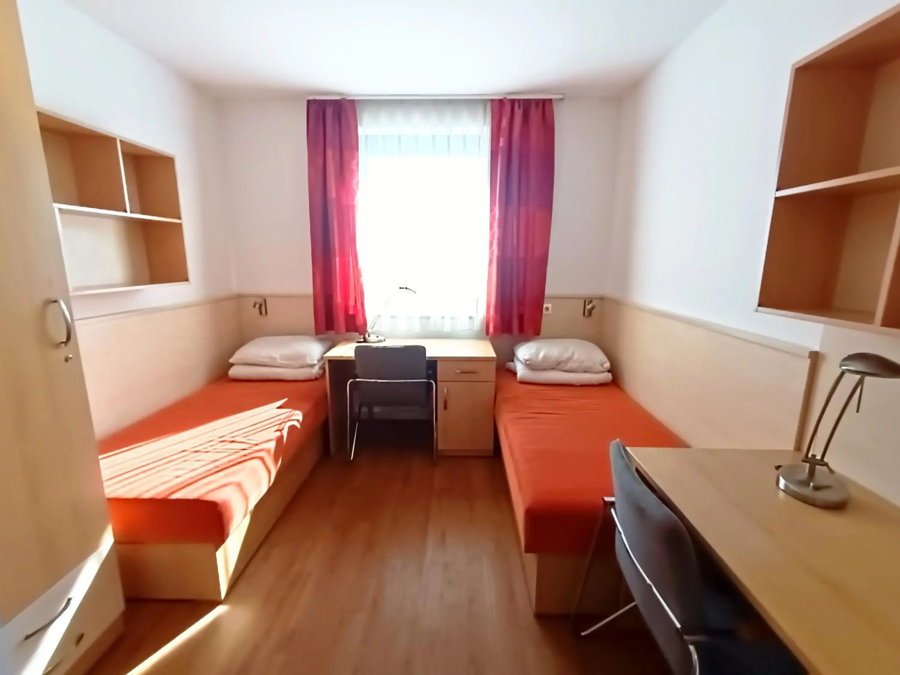 Twin Room with Shared Bathroom - single occupancy in Famulus Kollégium Twin Room with Shared Bathroom - single occupancy in Famulus Kollégium