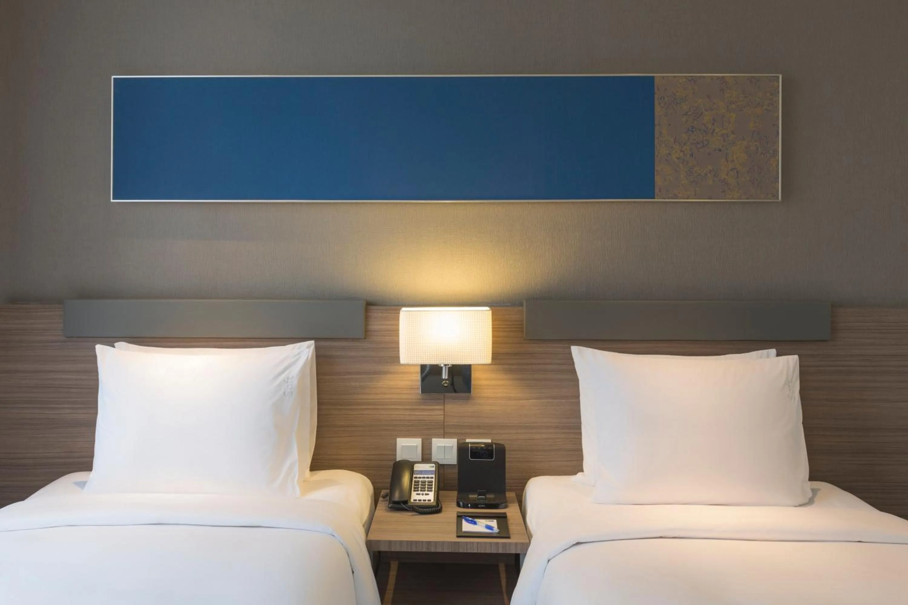 Photo of the whole room, Bed in Holiday Inn Express Bangkok Sathorn by IHG