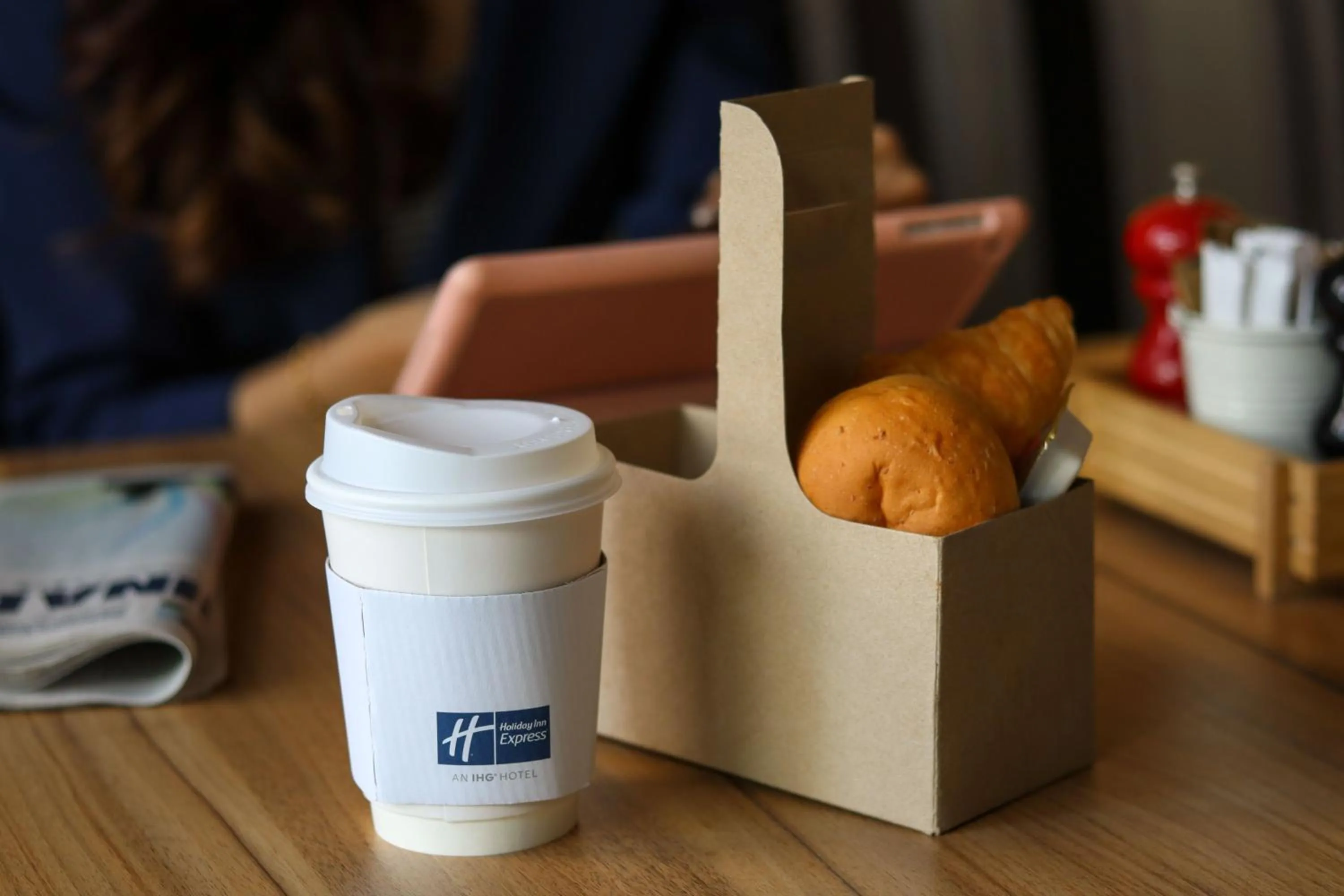 Restaurant/places to eat in Holiday Inn Express Bangkok Sathorn by IHG