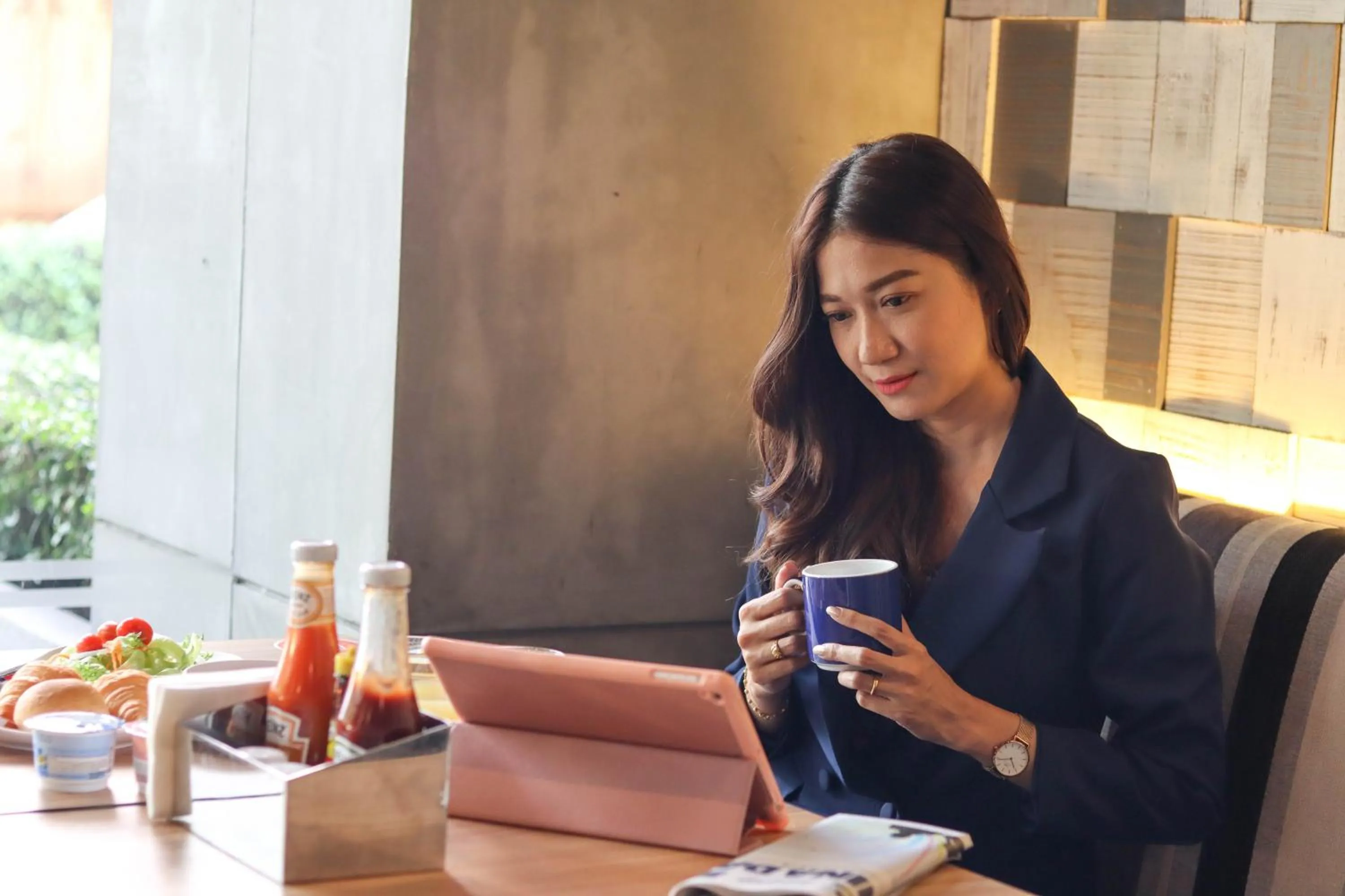 Restaurant/places to eat in Holiday Inn Express Bangkok Sathorn by IHG