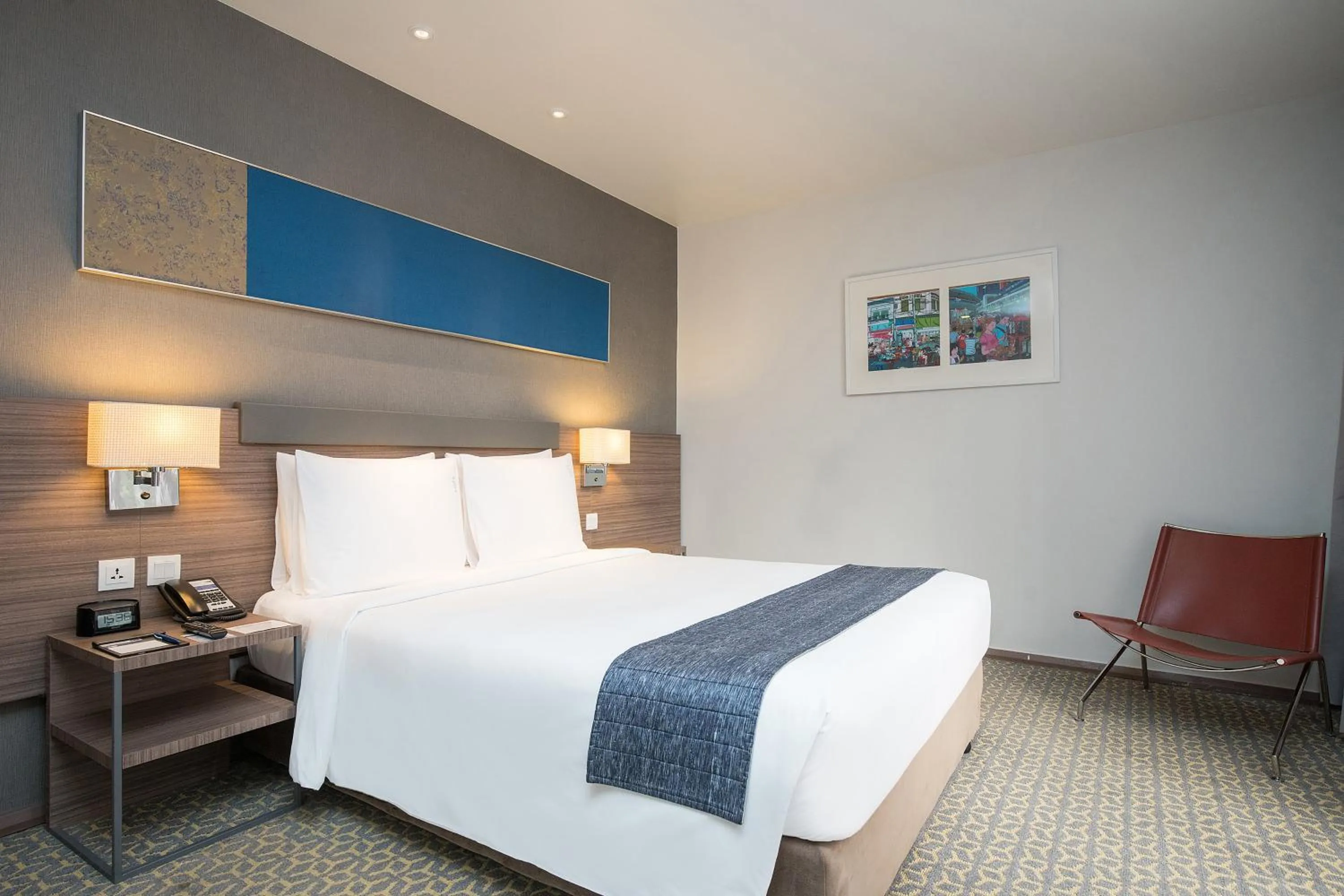 Photo of the whole room, Bed in Holiday Inn Express Bangkok Sathorn by IHG