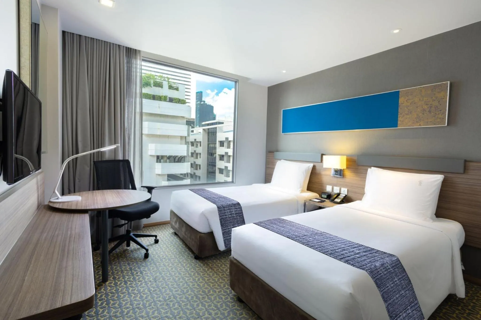 Photo of the whole room, Bed in Holiday Inn Express Bangkok Sathorn by IHG