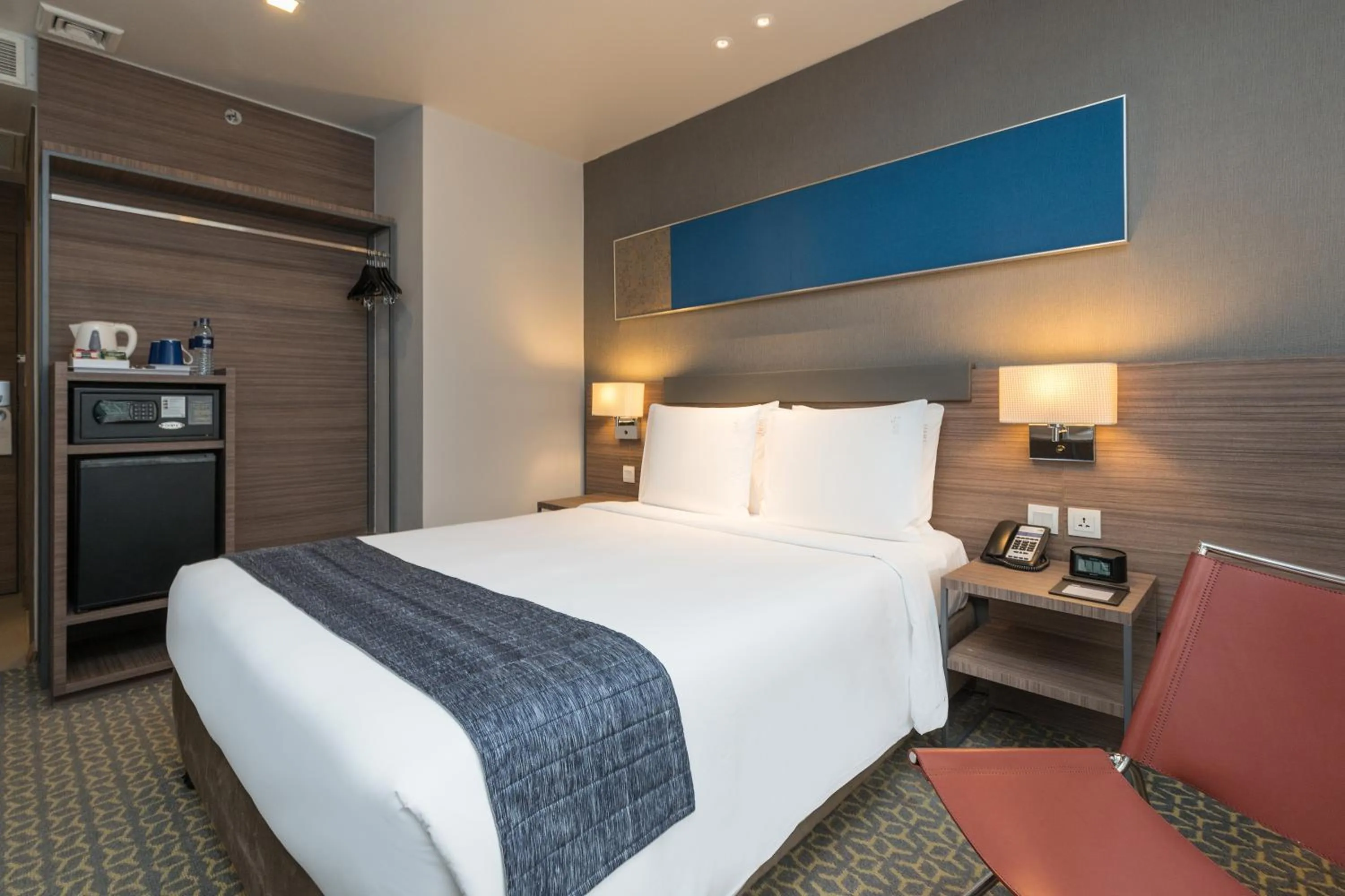 Bed in Holiday Inn Express Bangkok Sathorn by IHG