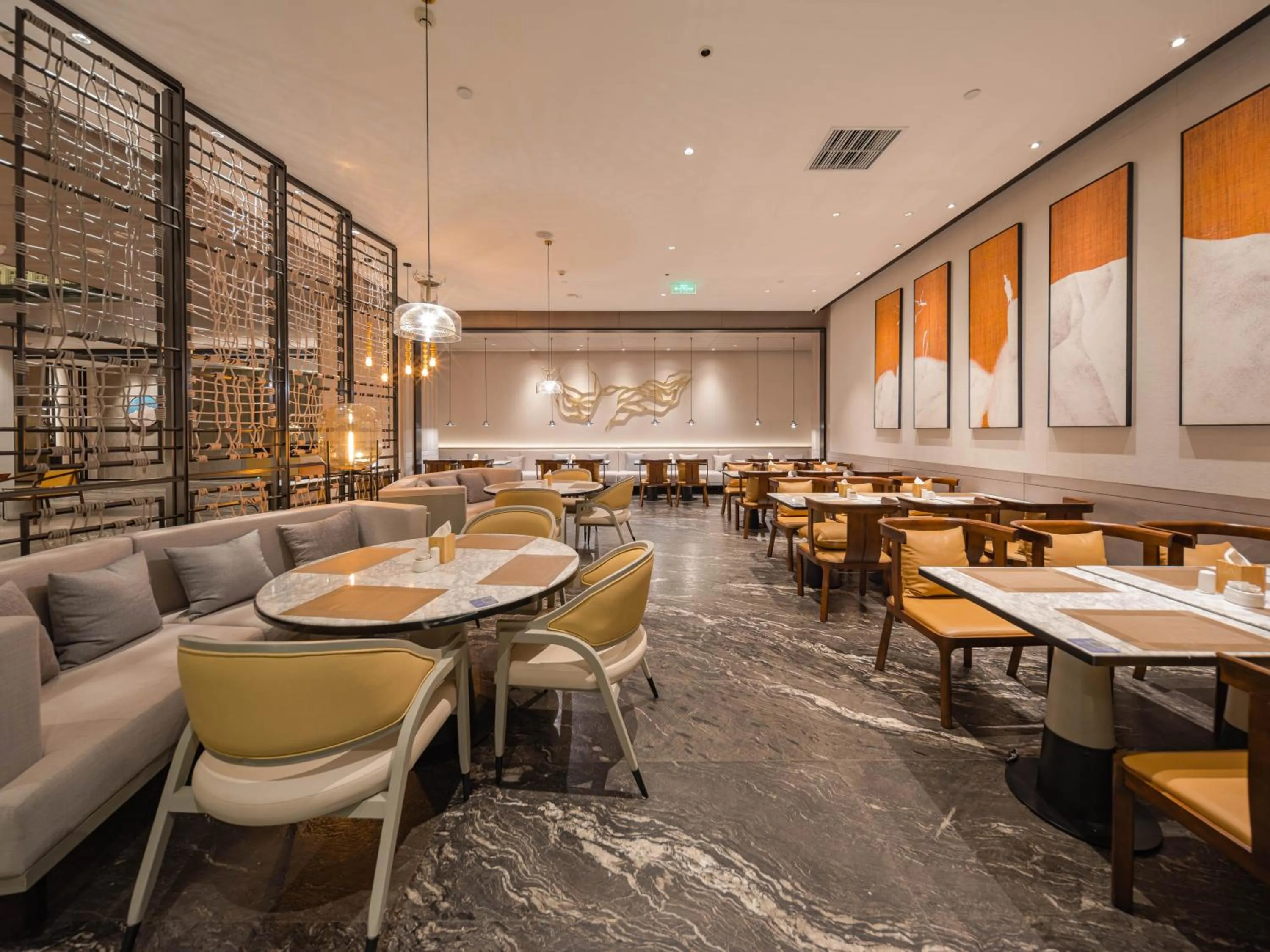 Restaurant/places to eat in Yunheyebo Hotel - South Gate of Bell and Drum Tower