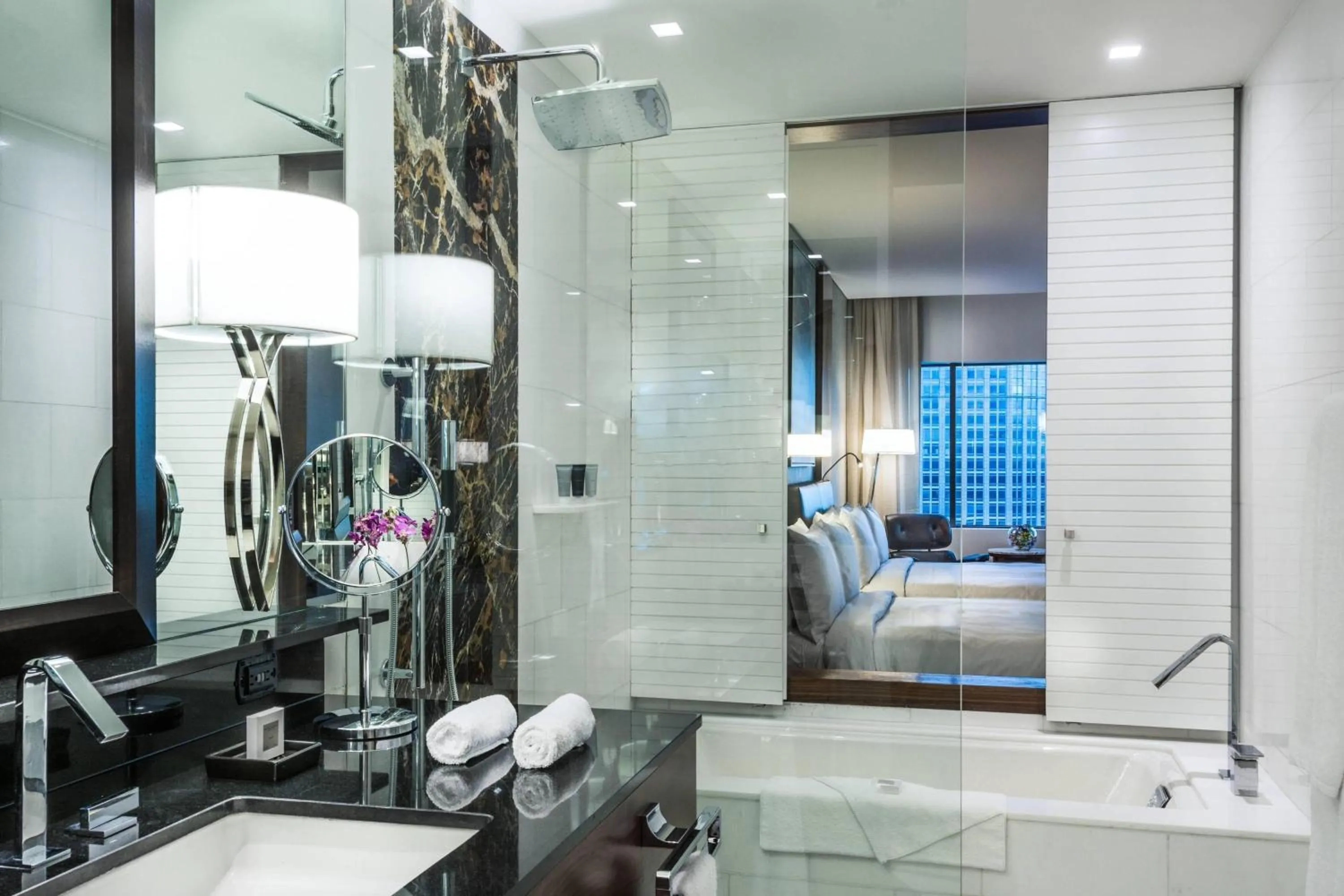 Bathroom, Bed in JW Marriott Hotel Santo Domingo