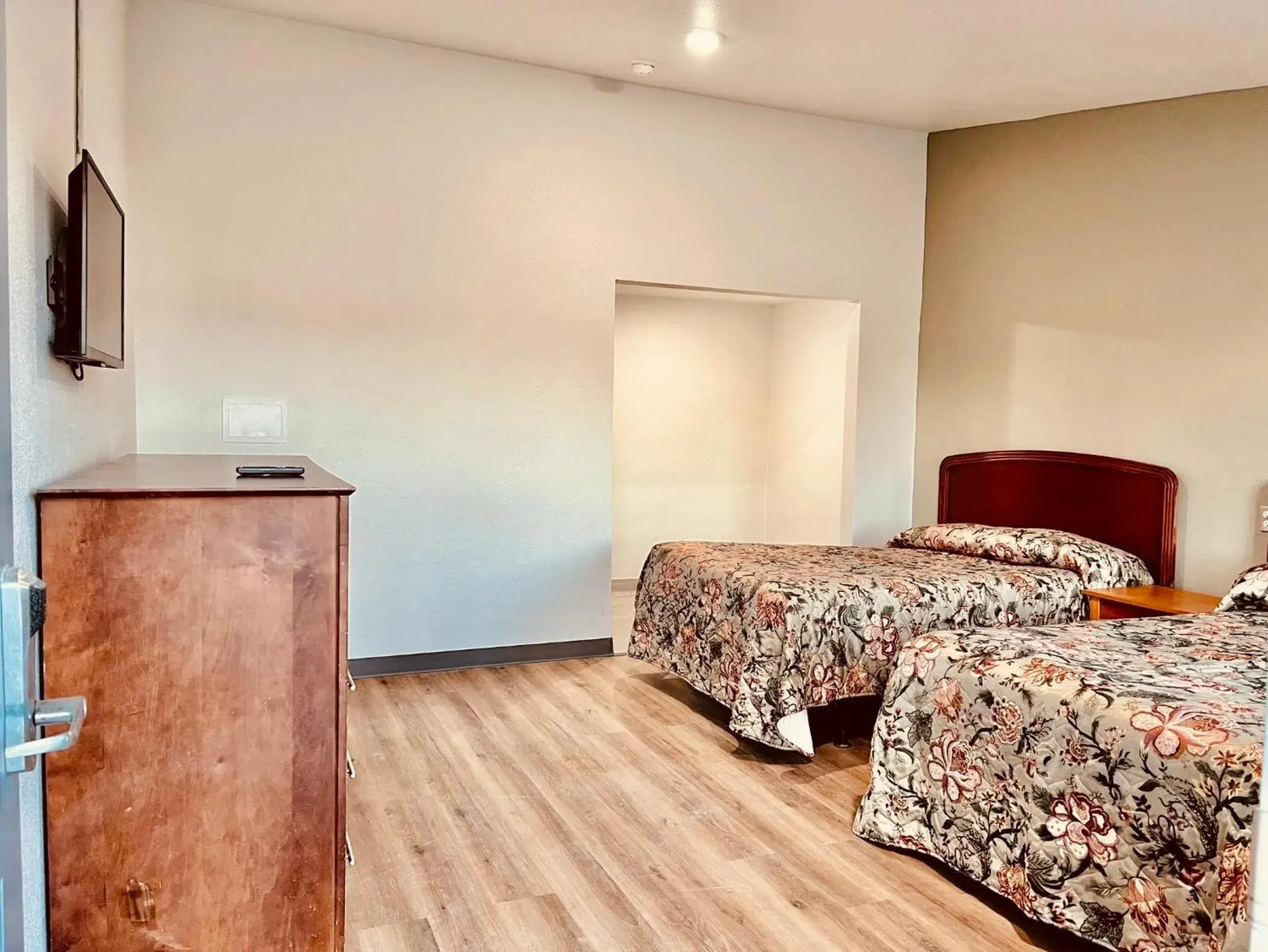 EXPRESS INN HOTEL DAYTON EXPRESS INN HOTEL DAYTON