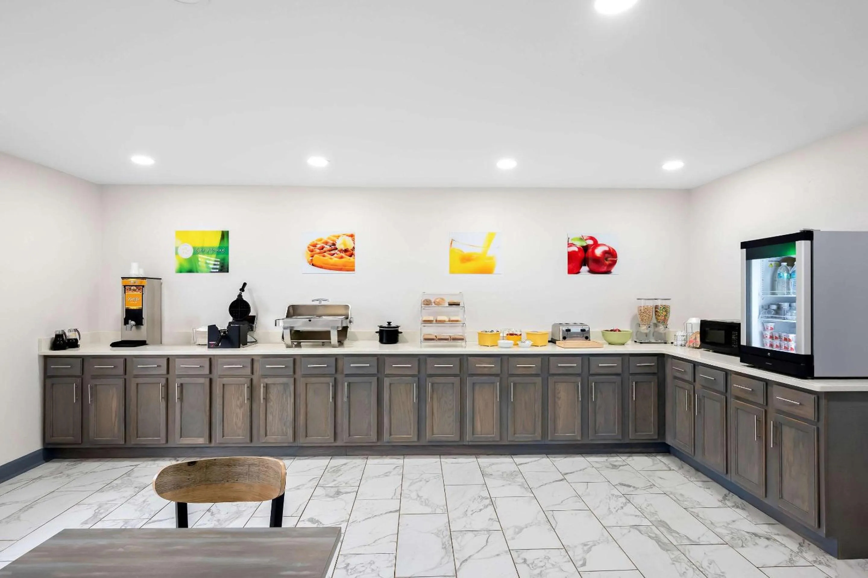 Breakfast in Quality Inn & Suites Monticello