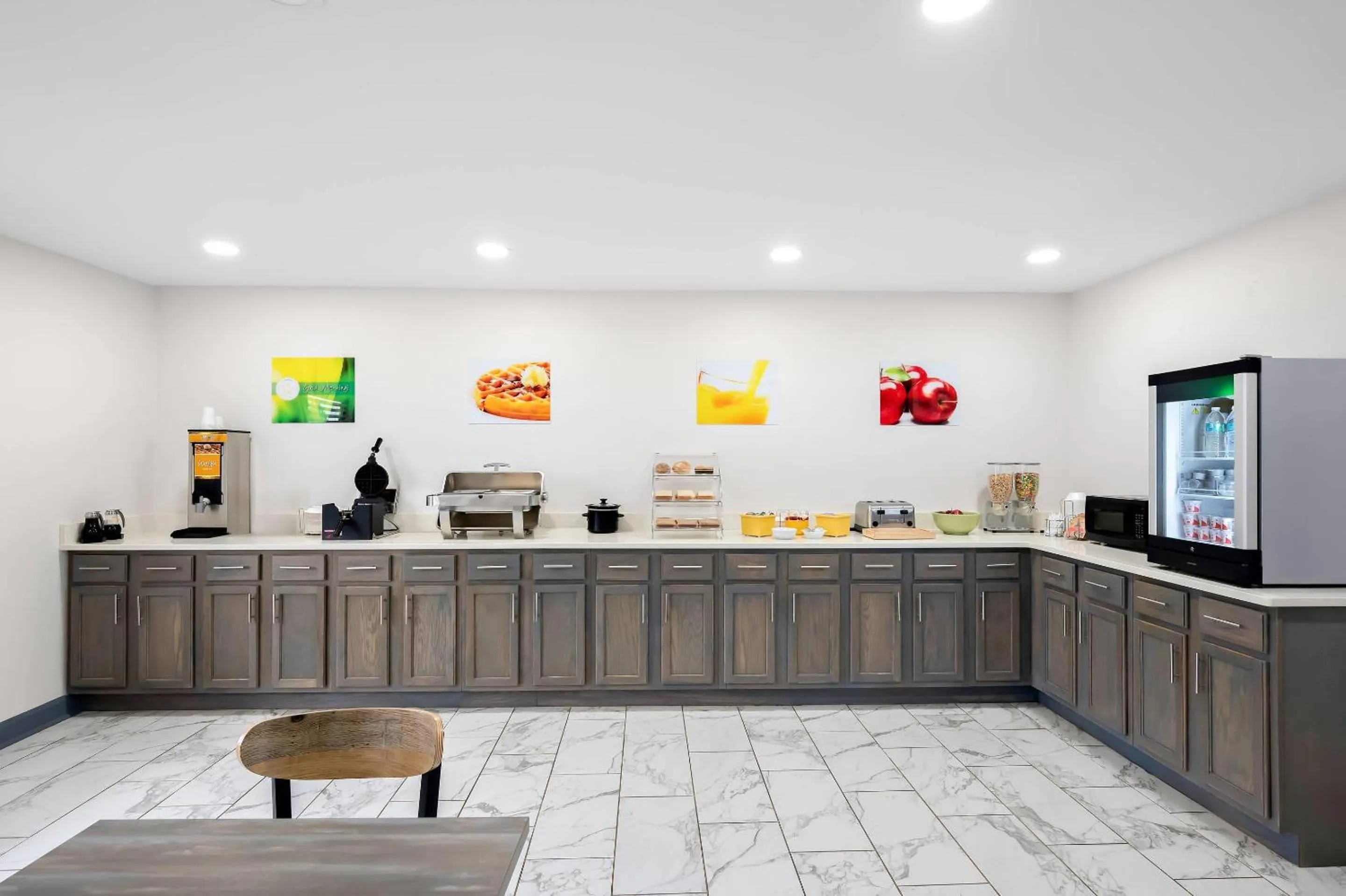 Breakfast in Quality Inn & Suites Monticello