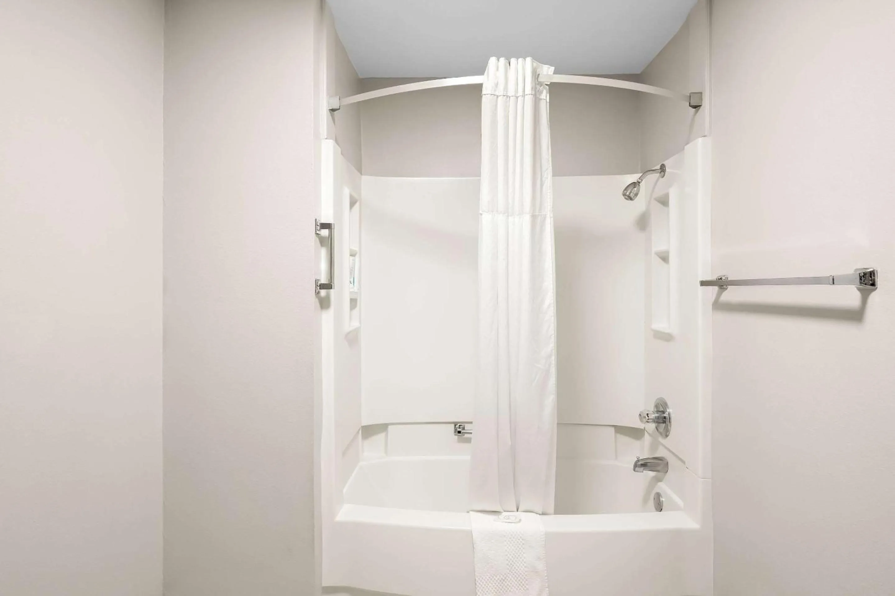 Bedroom in Quality Inn & Suites Monticello