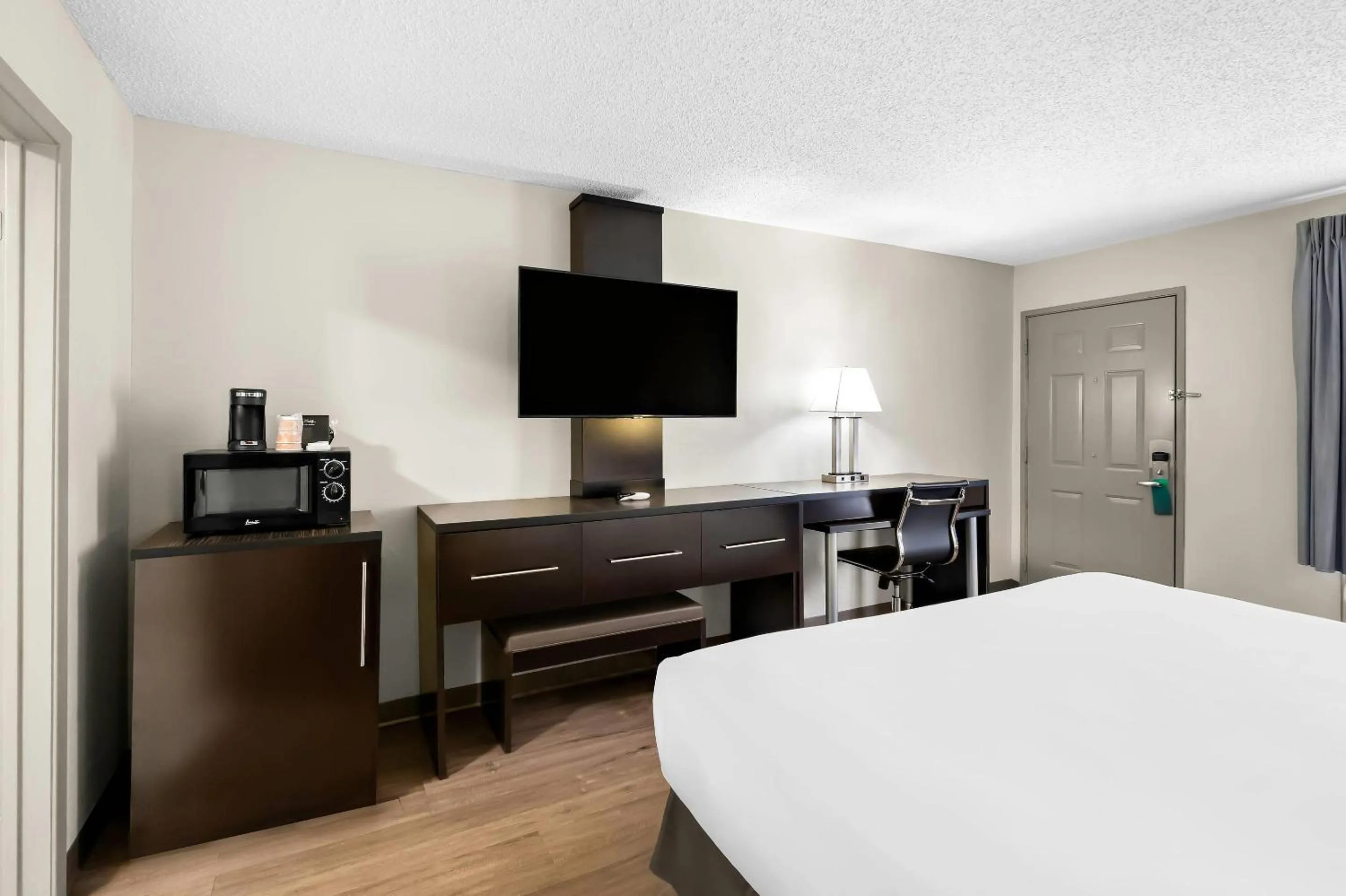 Bedroom, Bed in Quality Inn & Suites Monticello