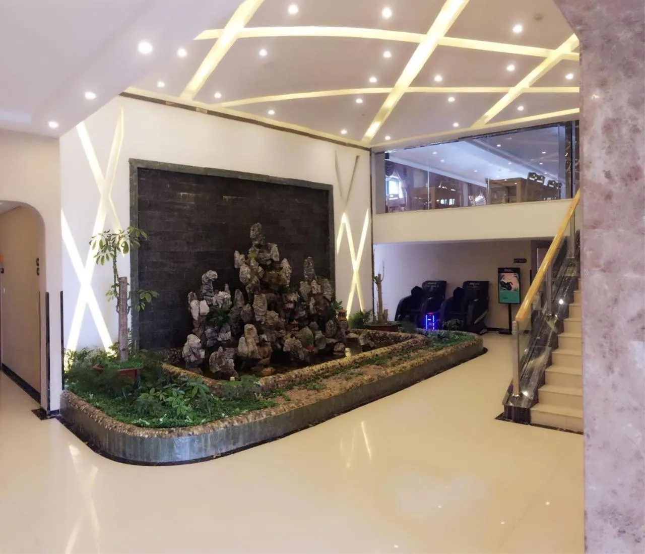 Property building in 7 Days Premium - Kunming South High Speed Railway Station University Town Metro Station