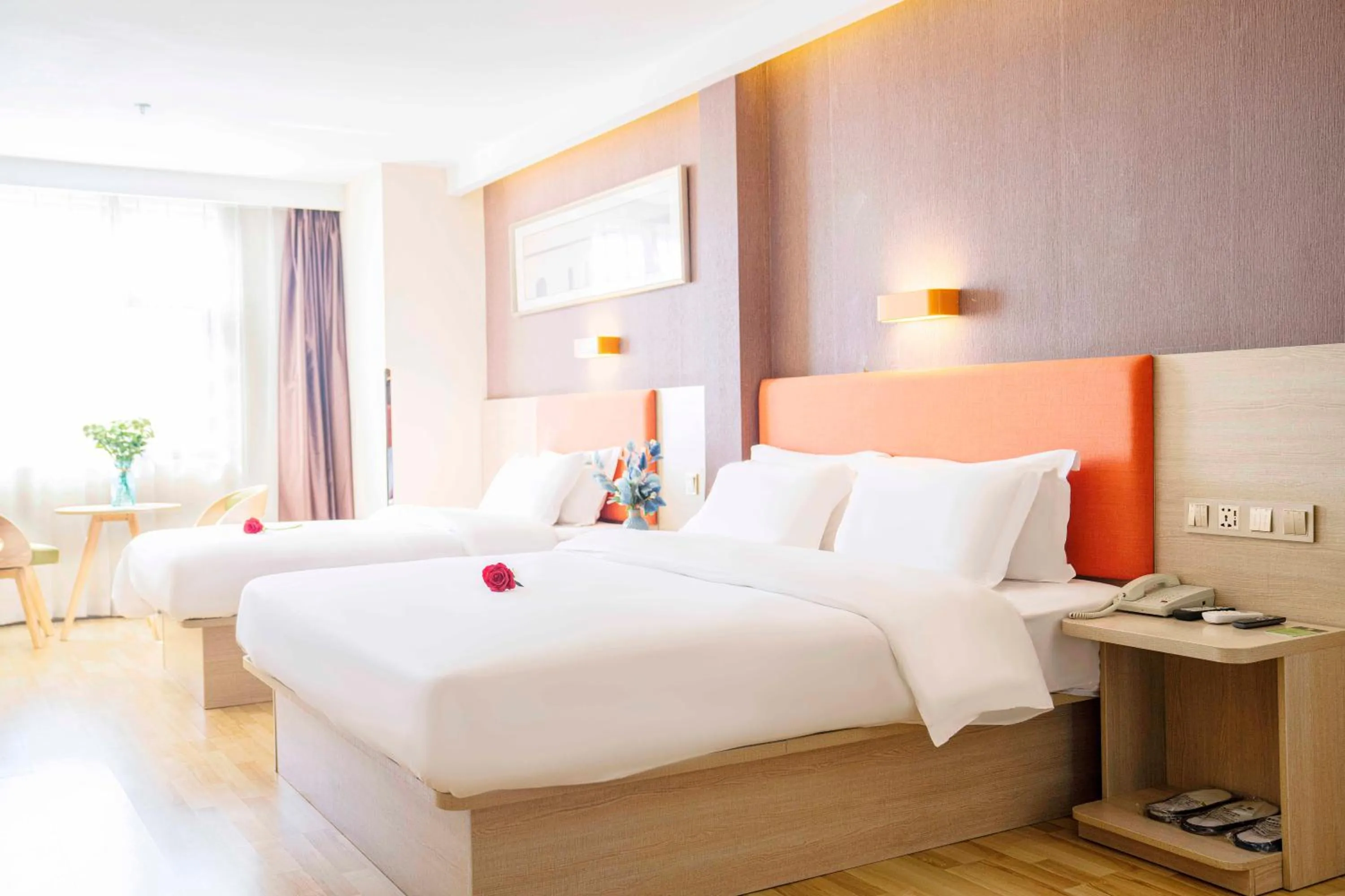 Photo of the whole room in 7 Days Premium - Kunming South High Speed Railway Station University Town Metro Station