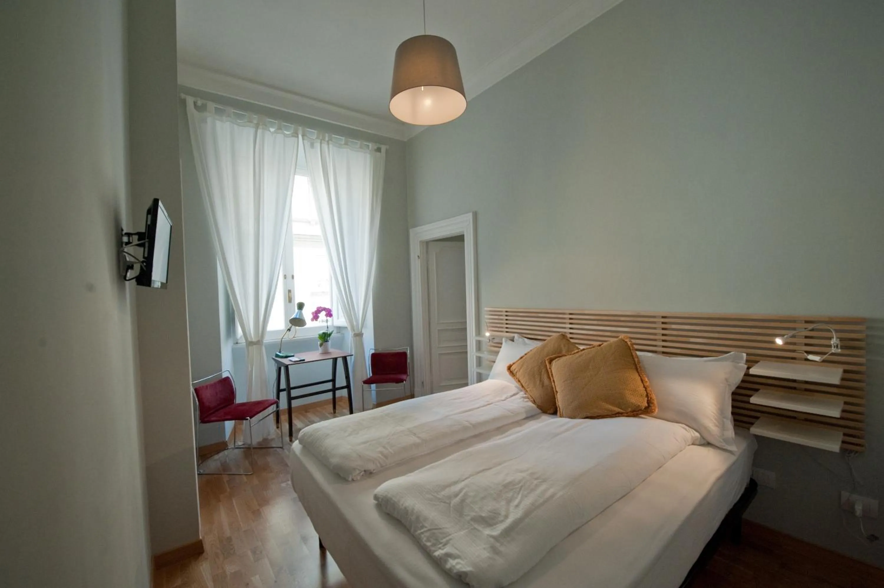 Bedroom, Bed in Cassiodoro19