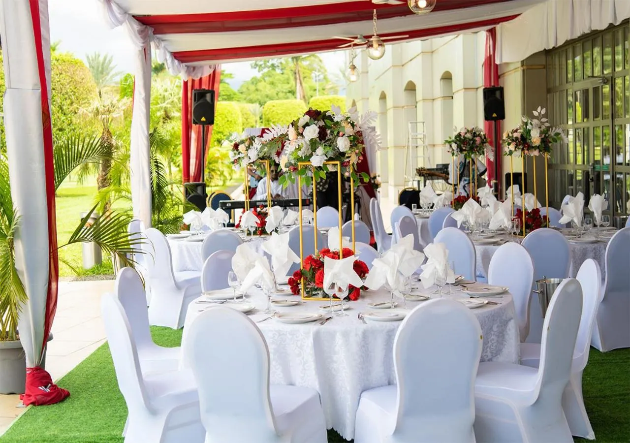 Food and drinks in Bisila Palace