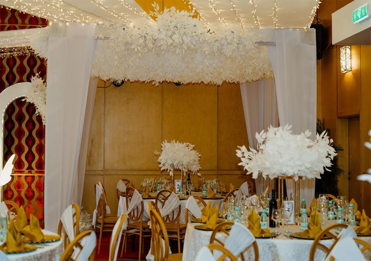 Banquet/Function facilities in Bisila Palace