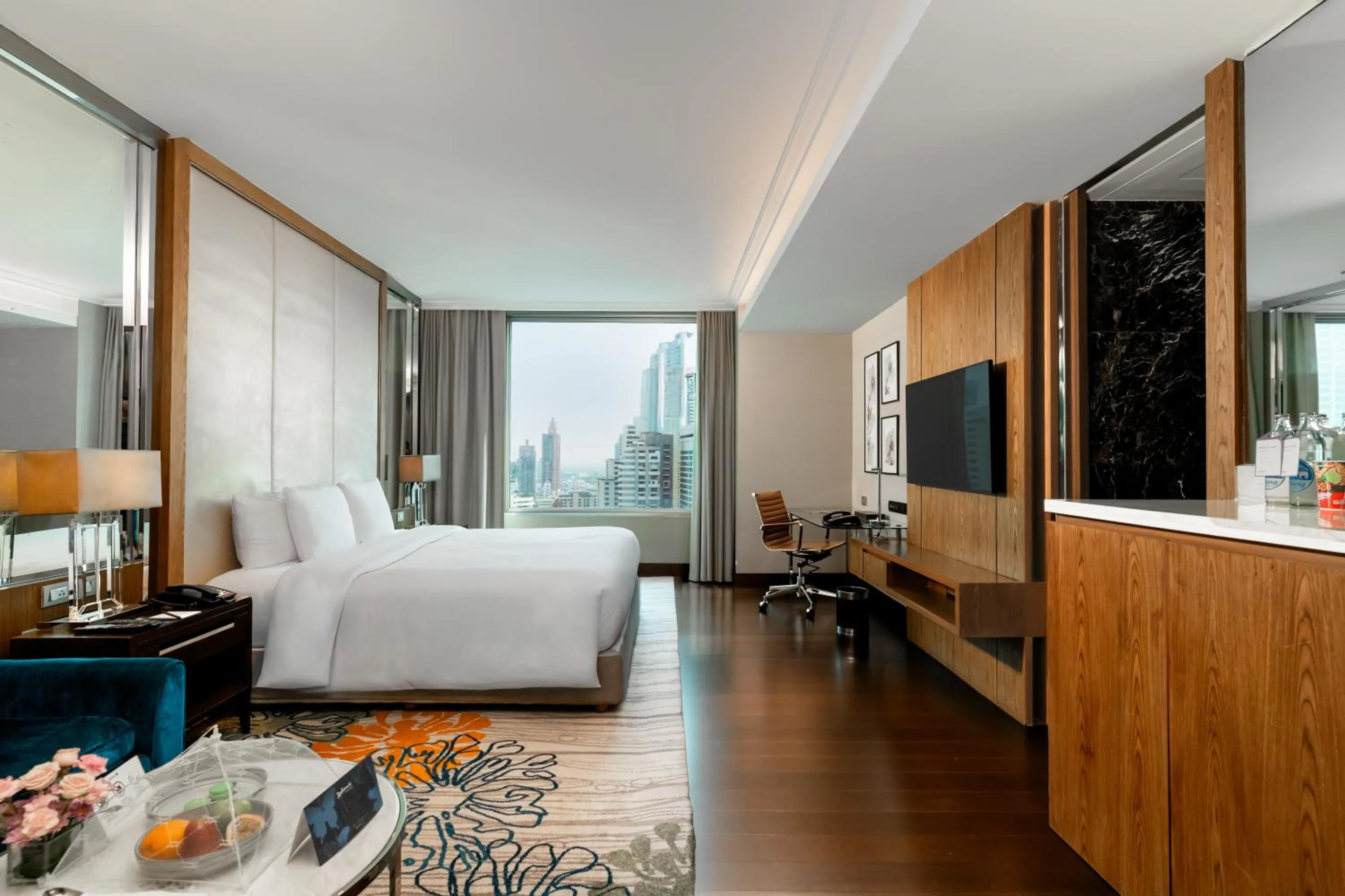 Bedroom, Bed in Radisson Blu Plaza Bangkok