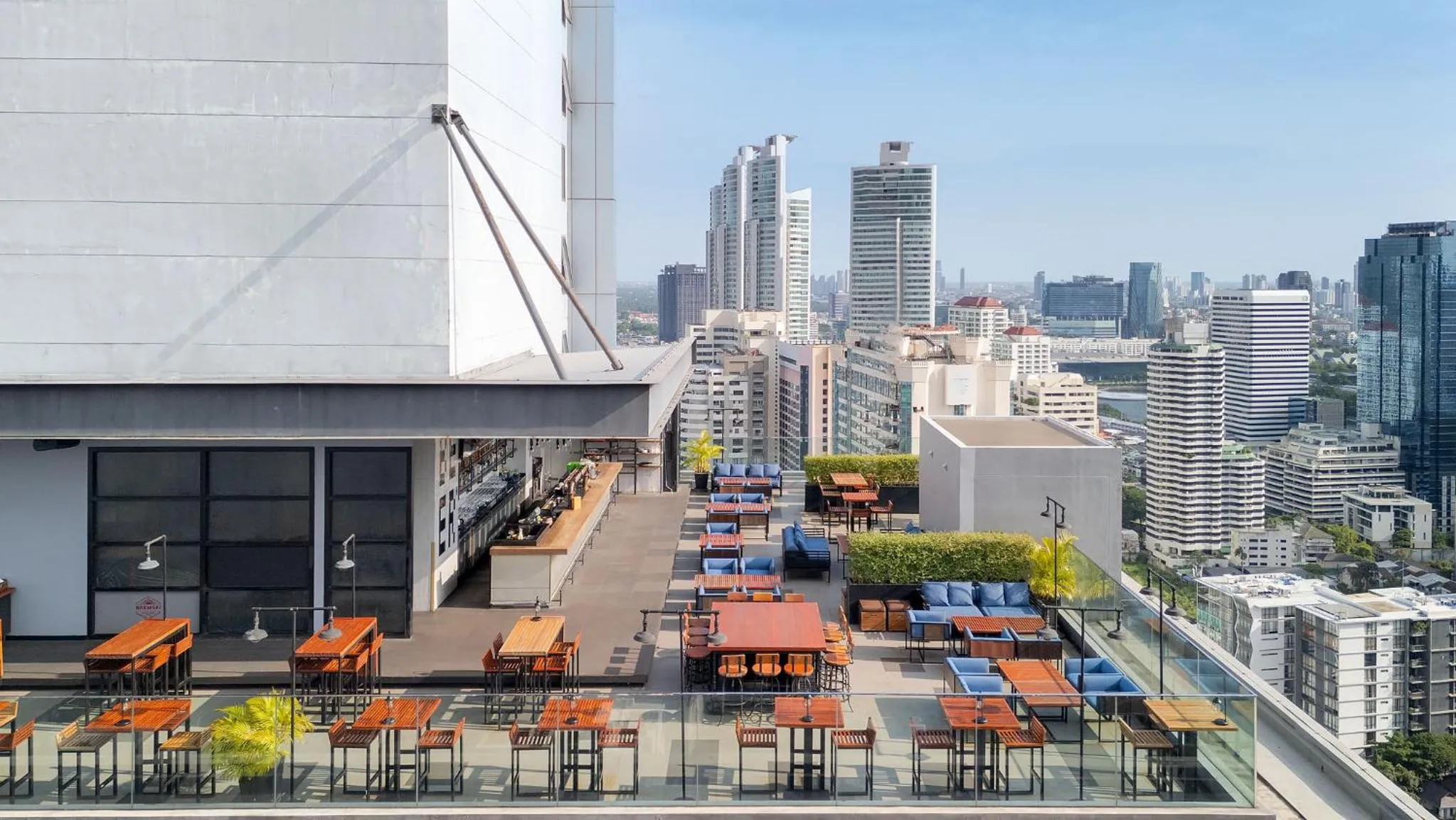 Restaurant/places to eat in Radisson Blu Plaza Bangkok
