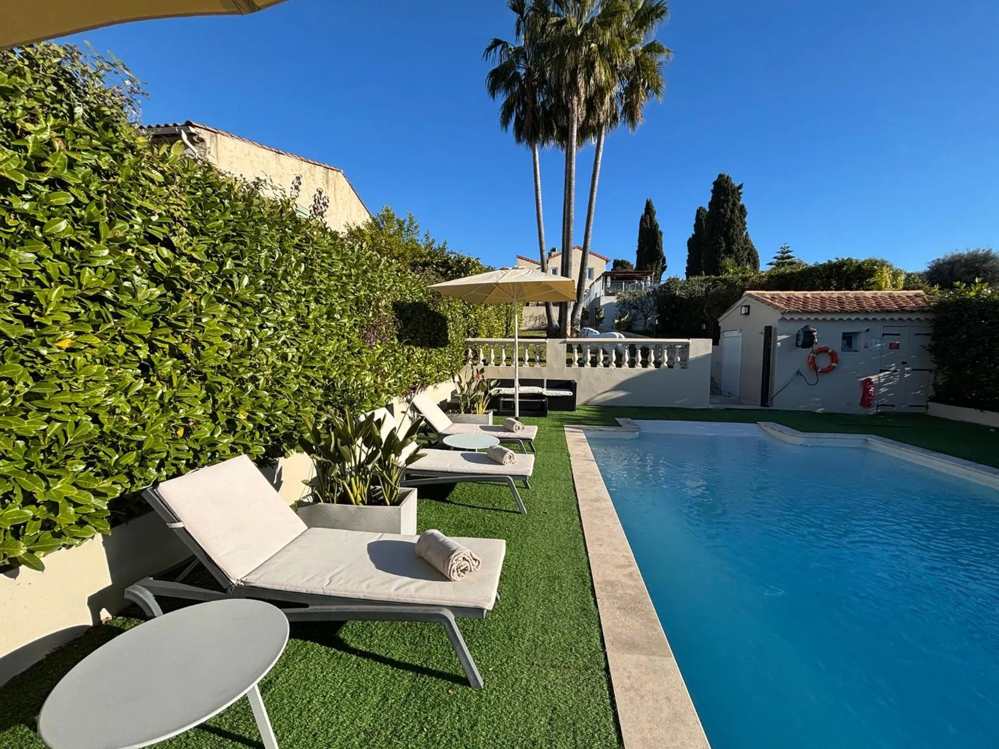 Pool view in La Bastide Gourmande