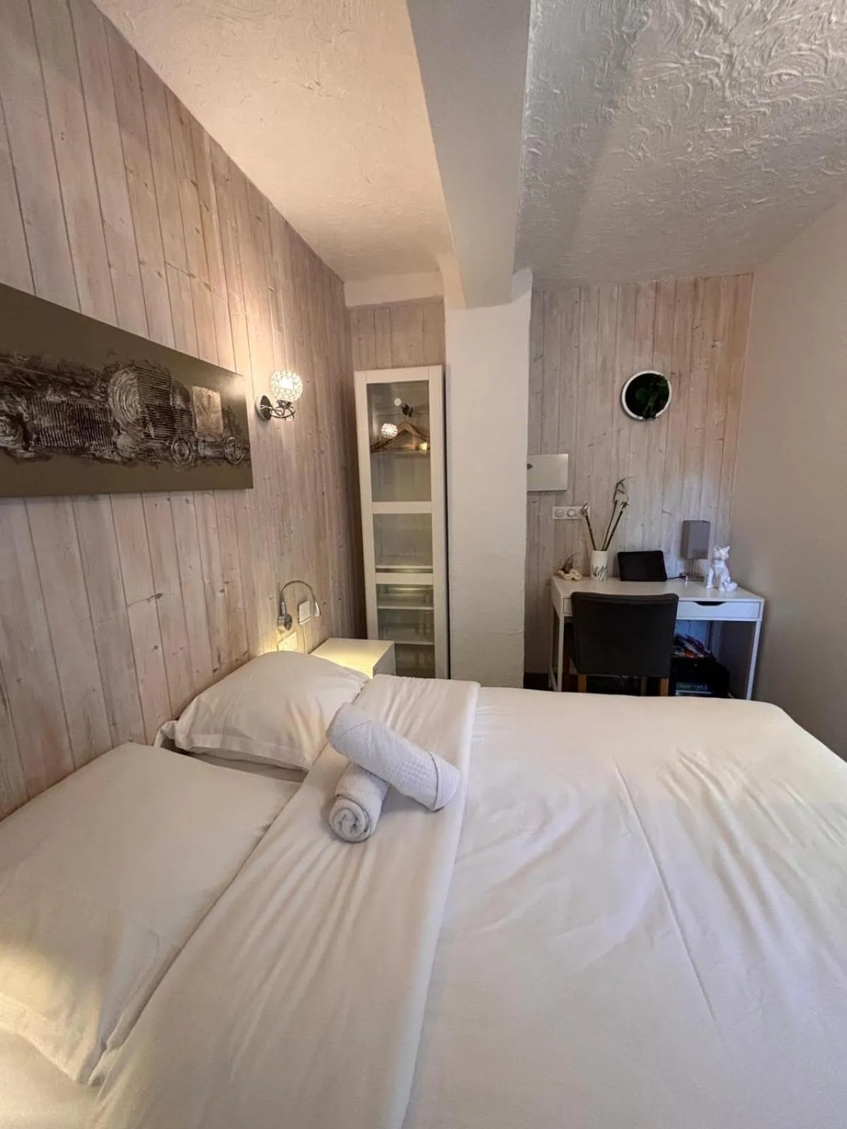 Bedroom, Bed in La Bastide Gourmande