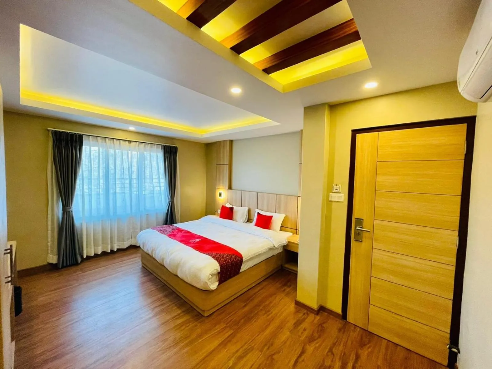 Bedroom, Bed in Hotel Aerocity