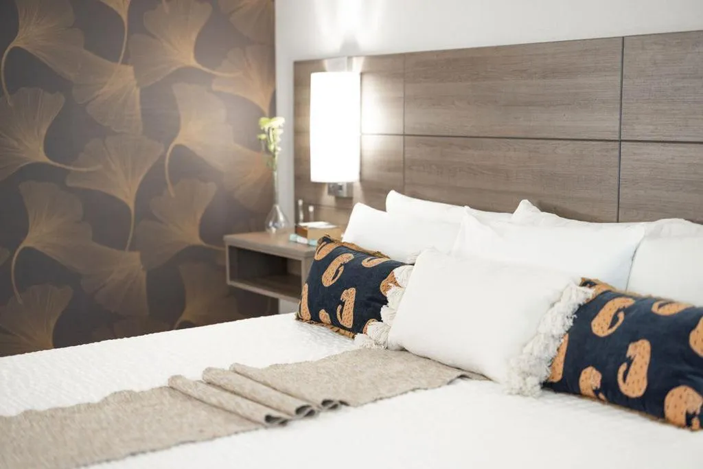 Bed in Lewis River Inn