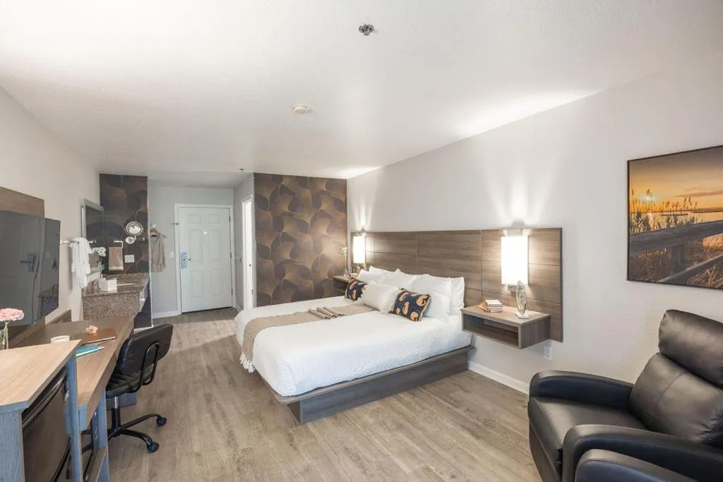 Bed in Lewis River Inn