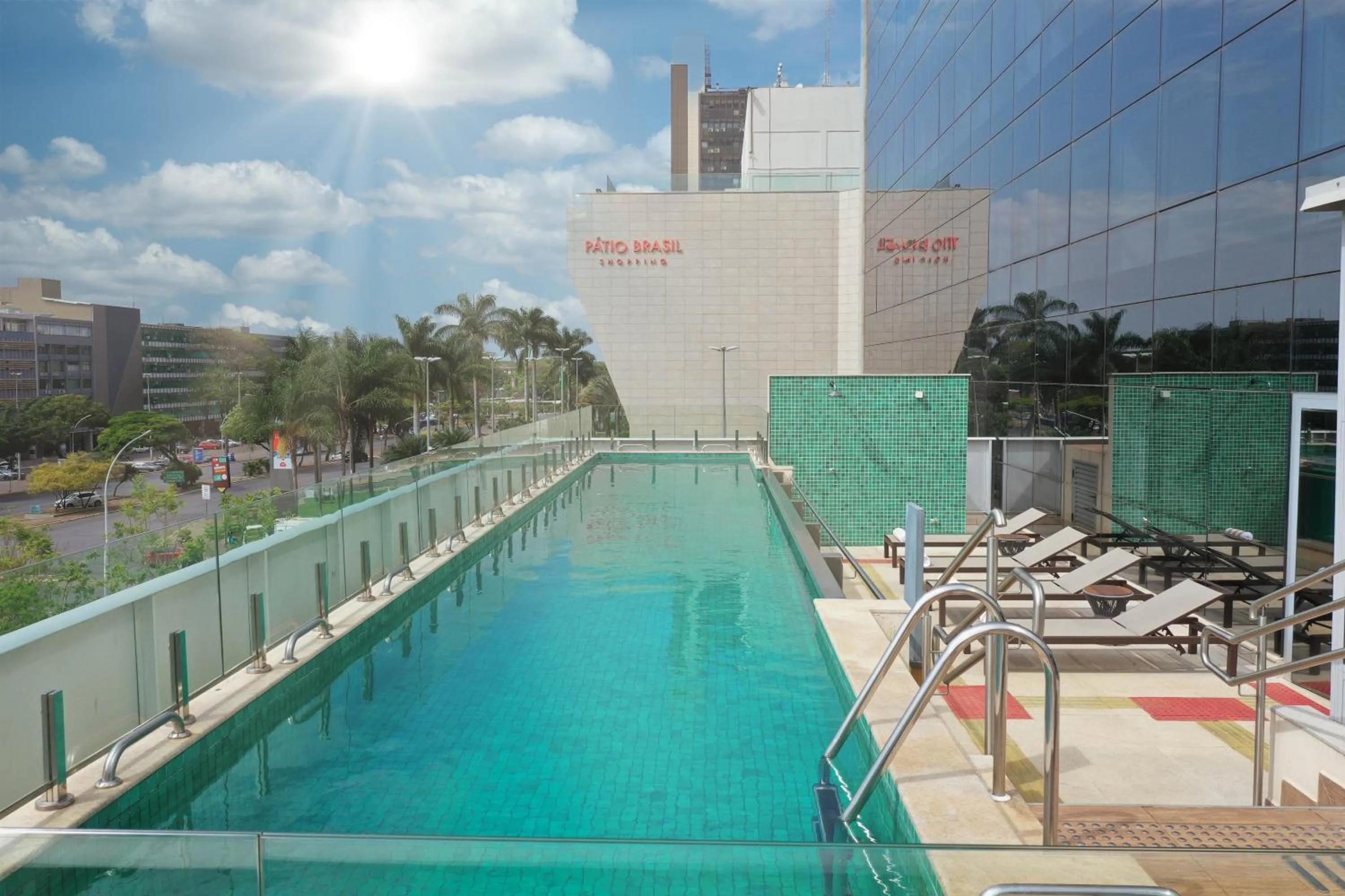 Swimming pool in Tryp by Wyndham Brasília Nações