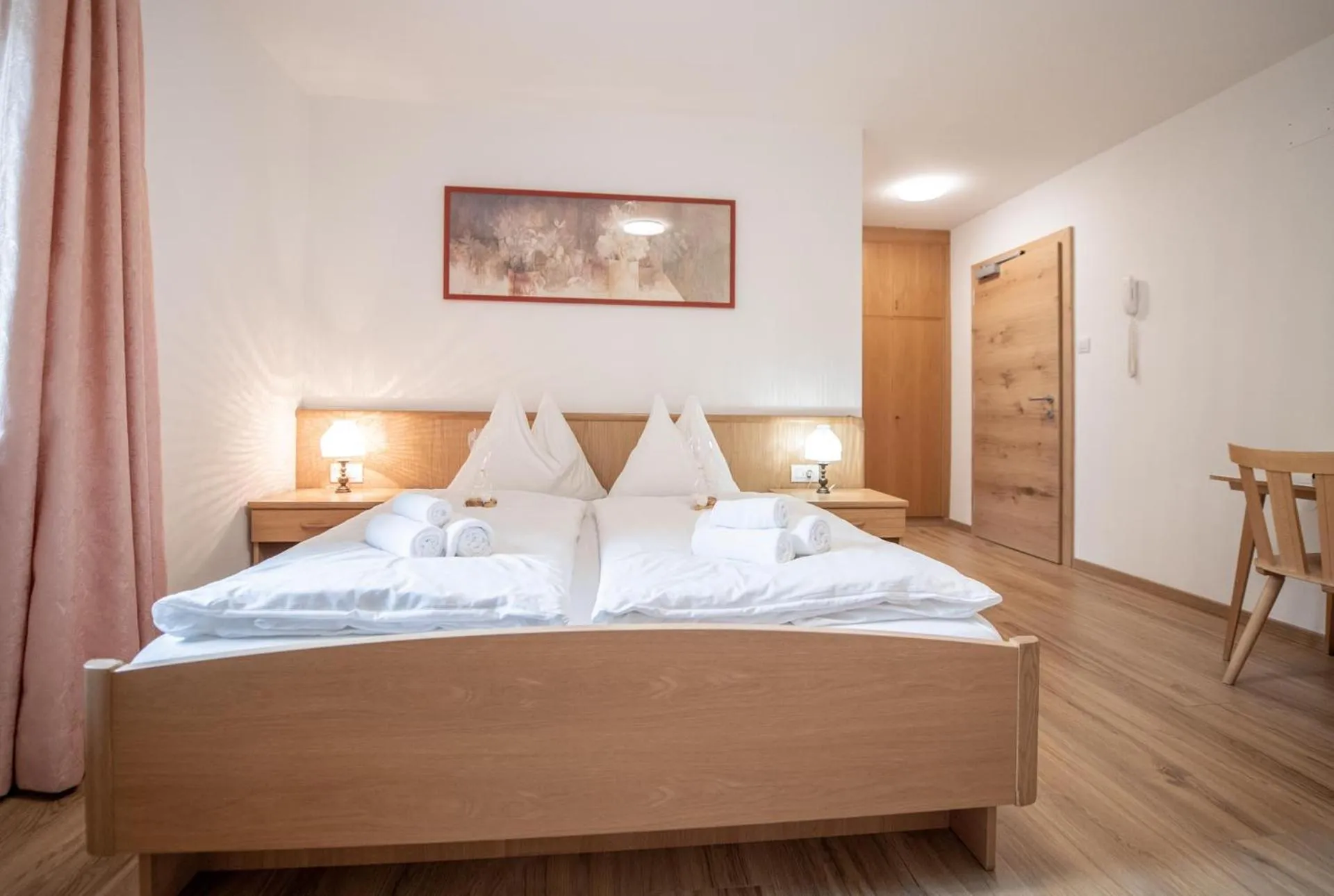 Photo of the whole room, Bed in Hotel Lago della Creta