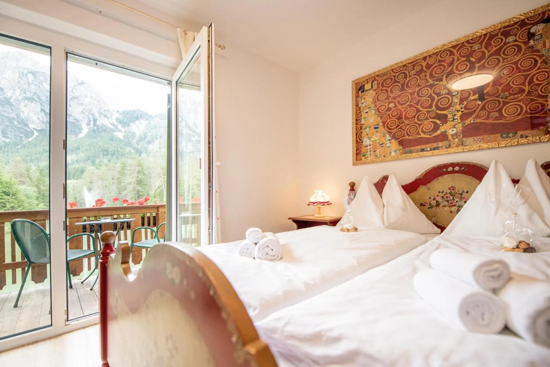 Balcony/Terrace, Bed in Hotel Lago della Creta