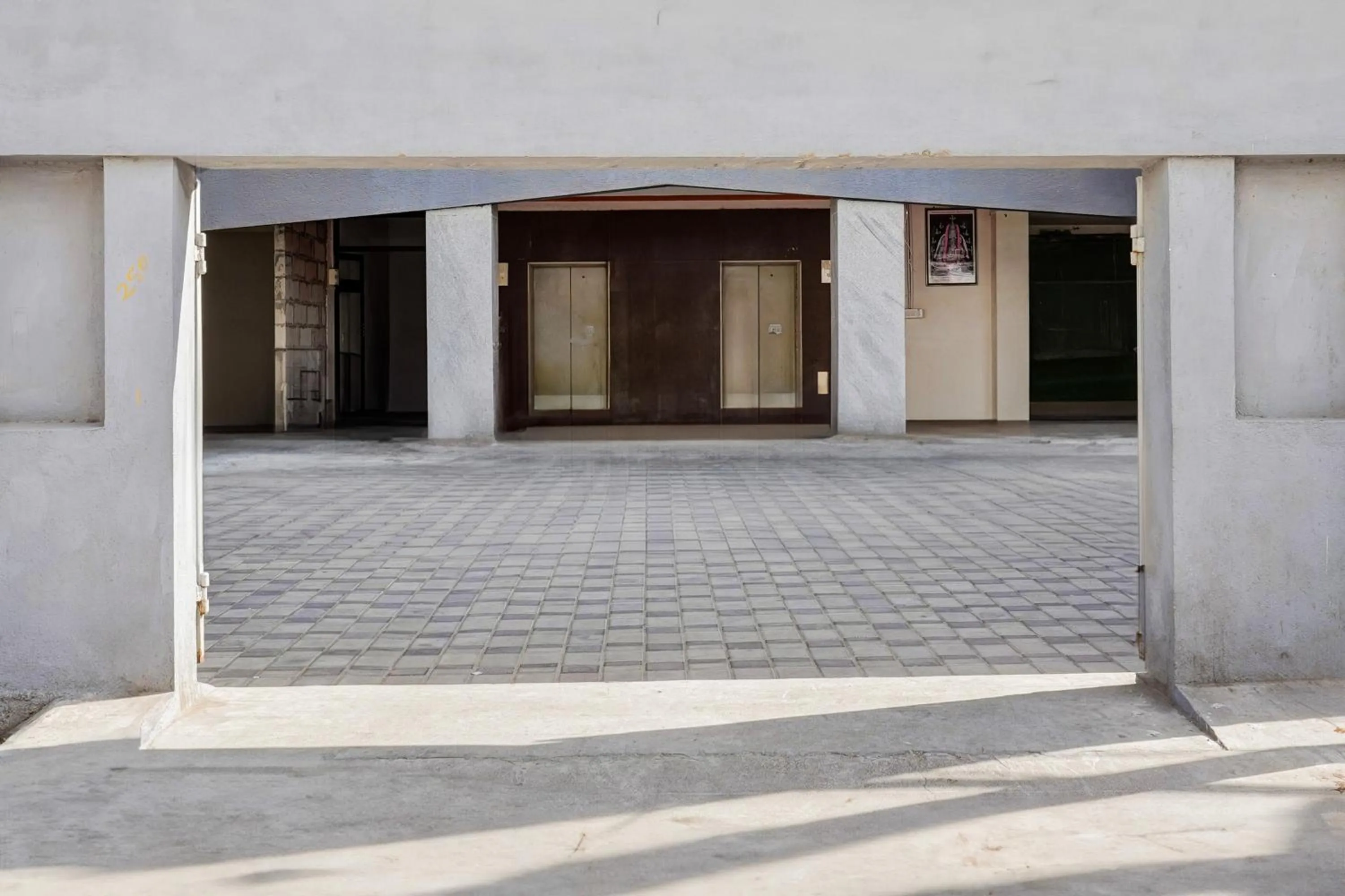 Facade/entrance in Super Collection O OMR Perungudi Thiruvanmiyur Beach