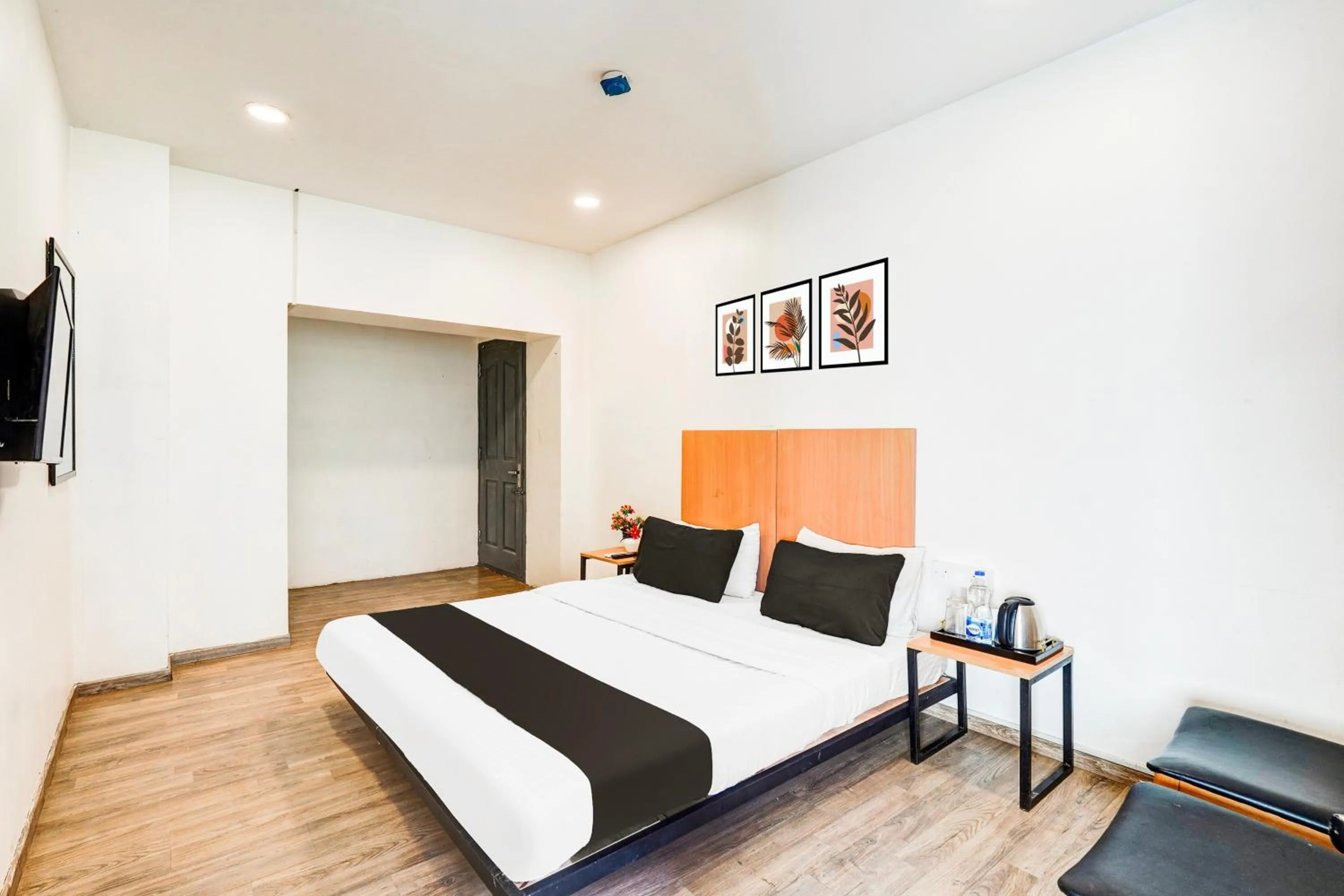 Bedroom, Bed in Super Collection O OMR Perungudi Thiruvanmiyur Beach