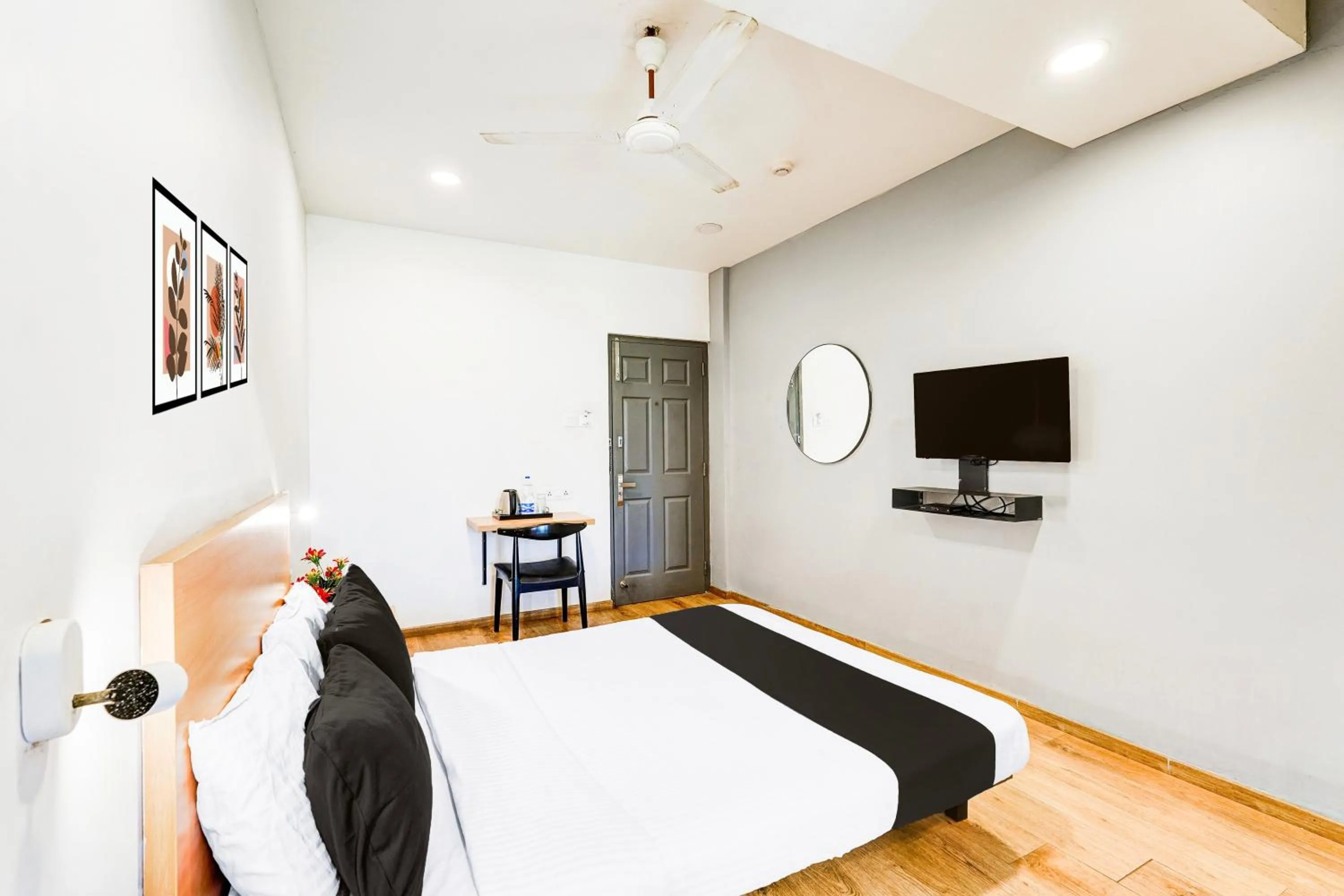 Bedroom, Bed in Super Collection O OMR Perungudi Thiruvanmiyur Beach