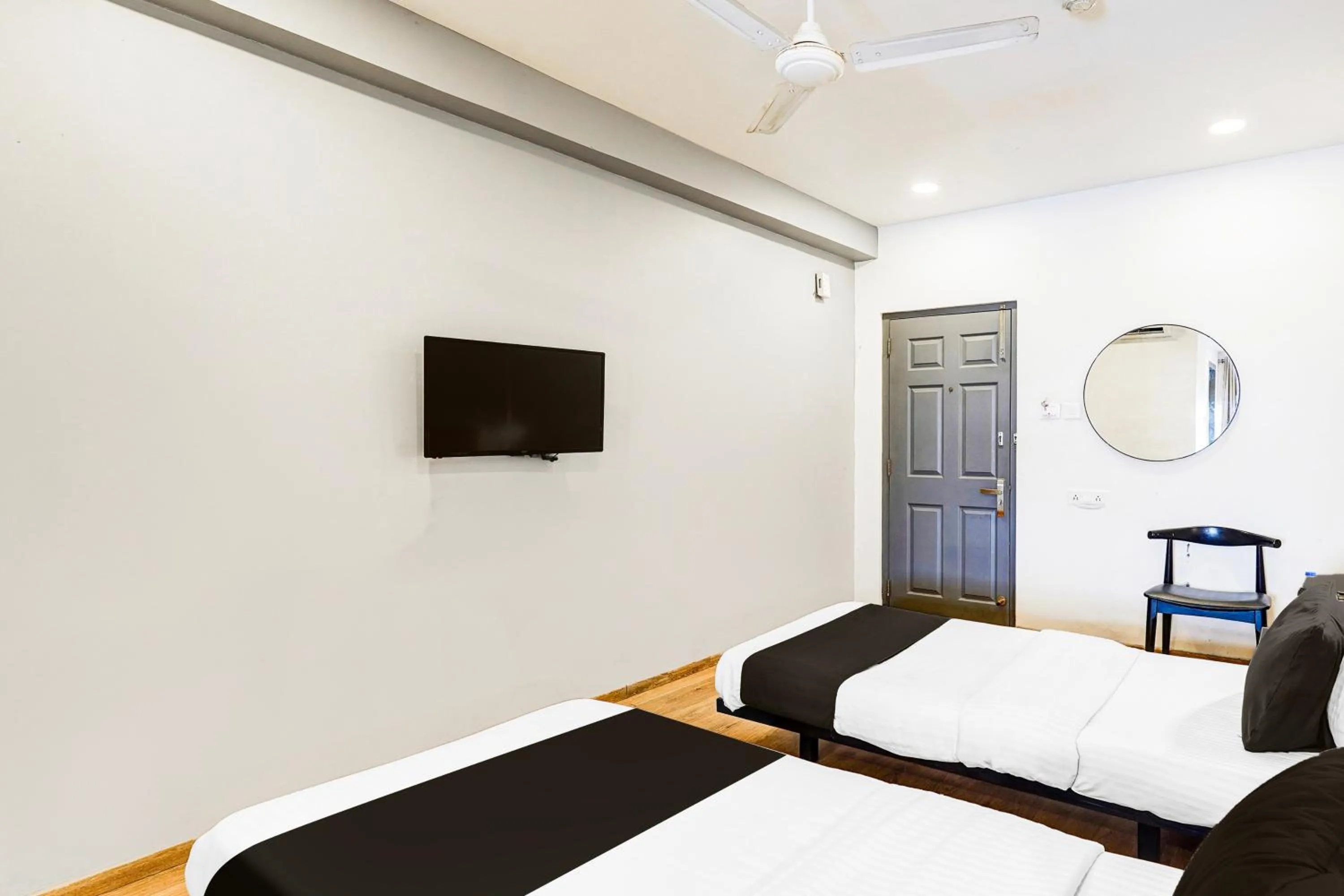 Bedroom, Bed in Super Collection O OMR Perungudi Thiruvanmiyur Beach