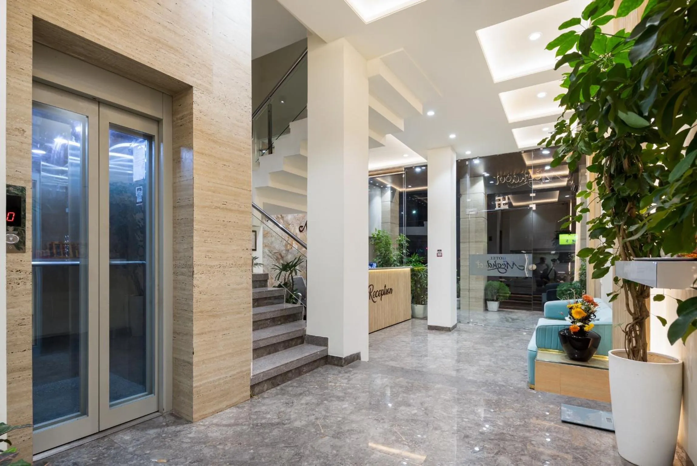 elevator in Hotel Meghdoot, Bhopal