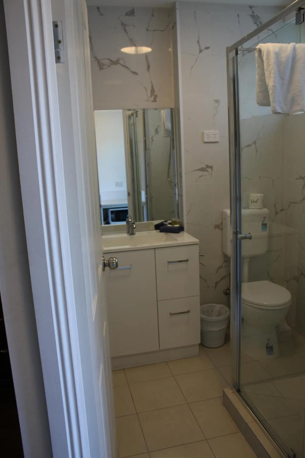 Bathroom in Coburg Motor Inn