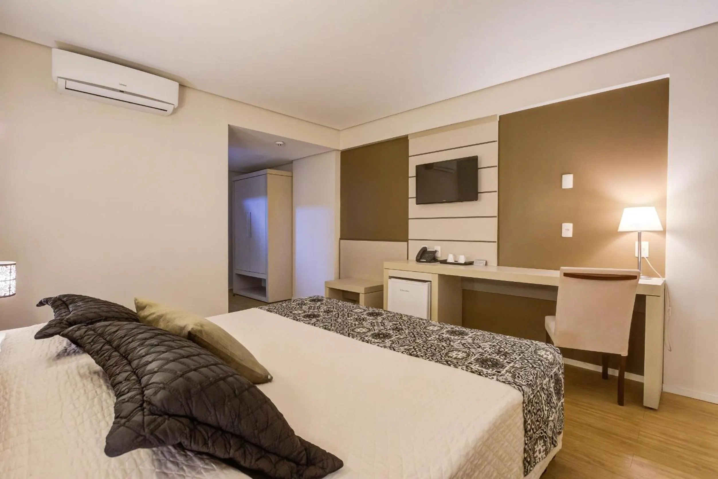 Bedroom, Bed in Viale Tower Hotel