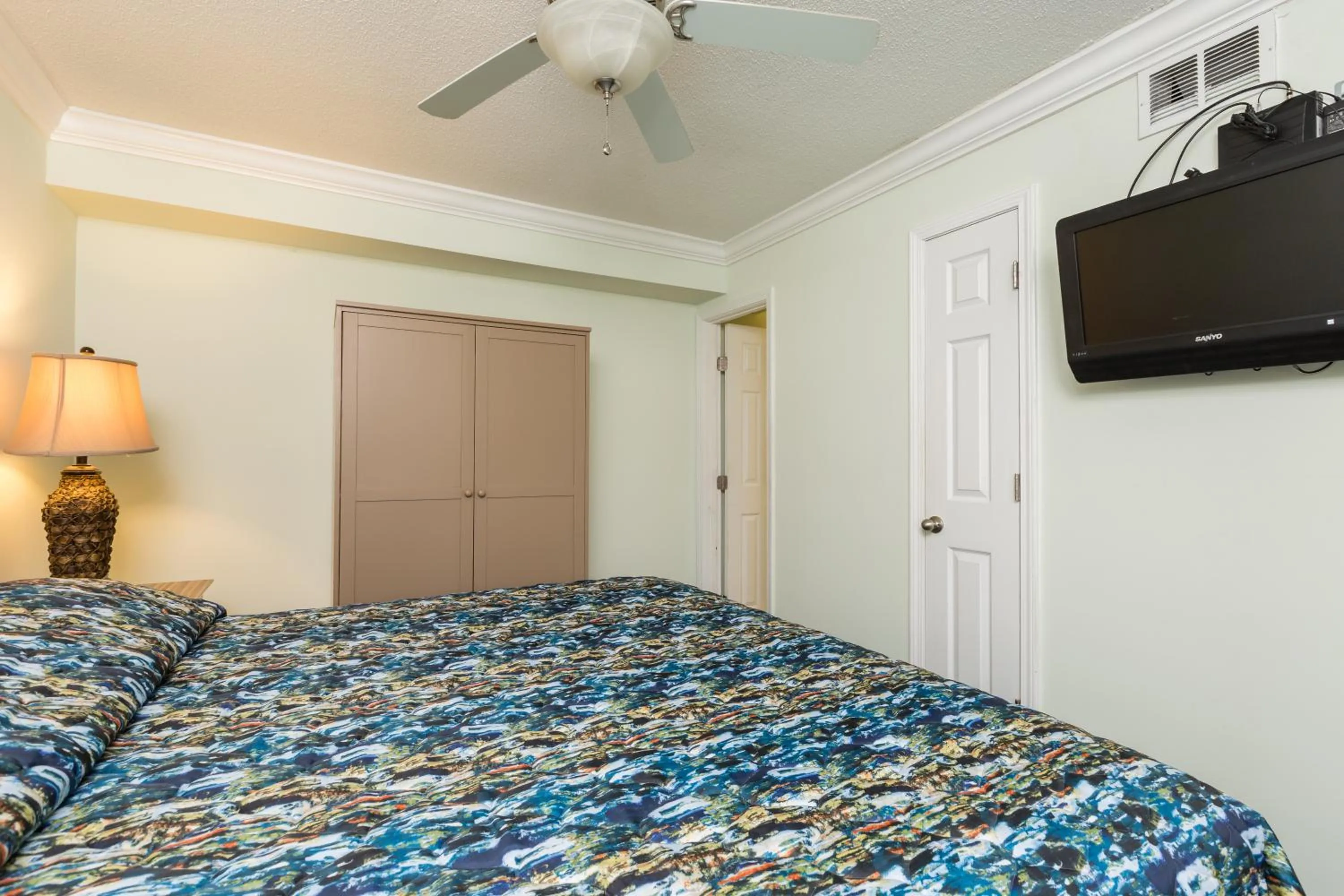 Bedroom, Bed in Sands Beach Club