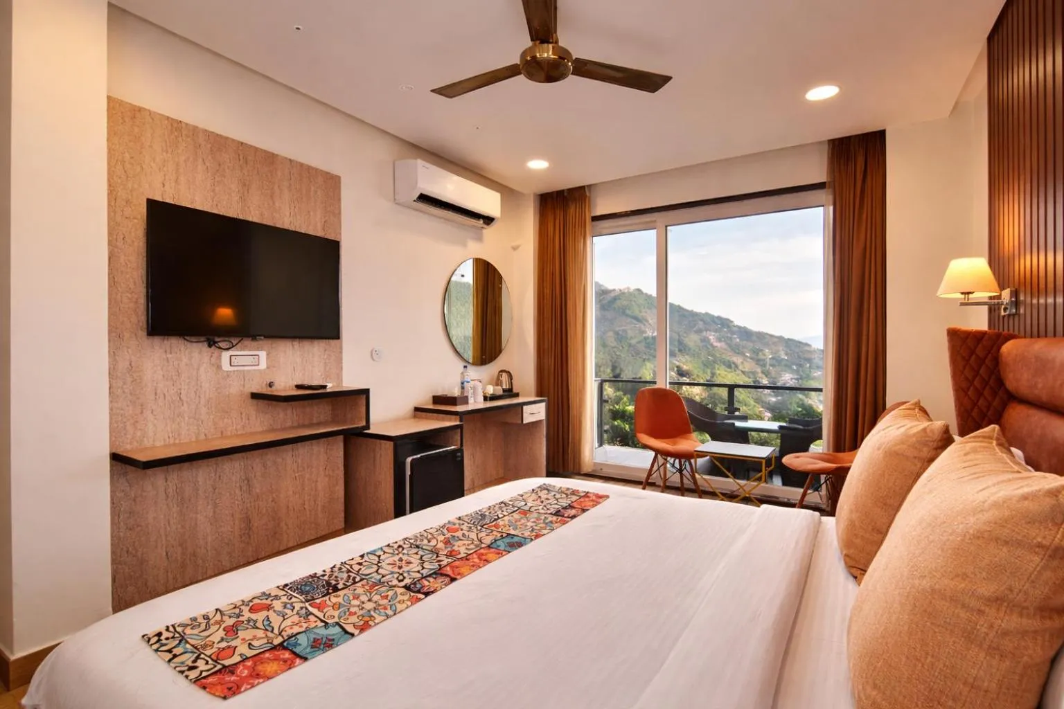 TV and multimedia, Bed in AH Grand Villa - Hotel Near Dalai Lama Temple