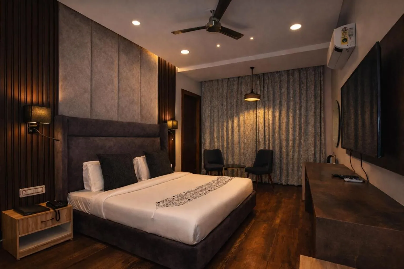 Bedroom, Bed in AH Grand Villa - Hotel Near Dalai Lama Temple