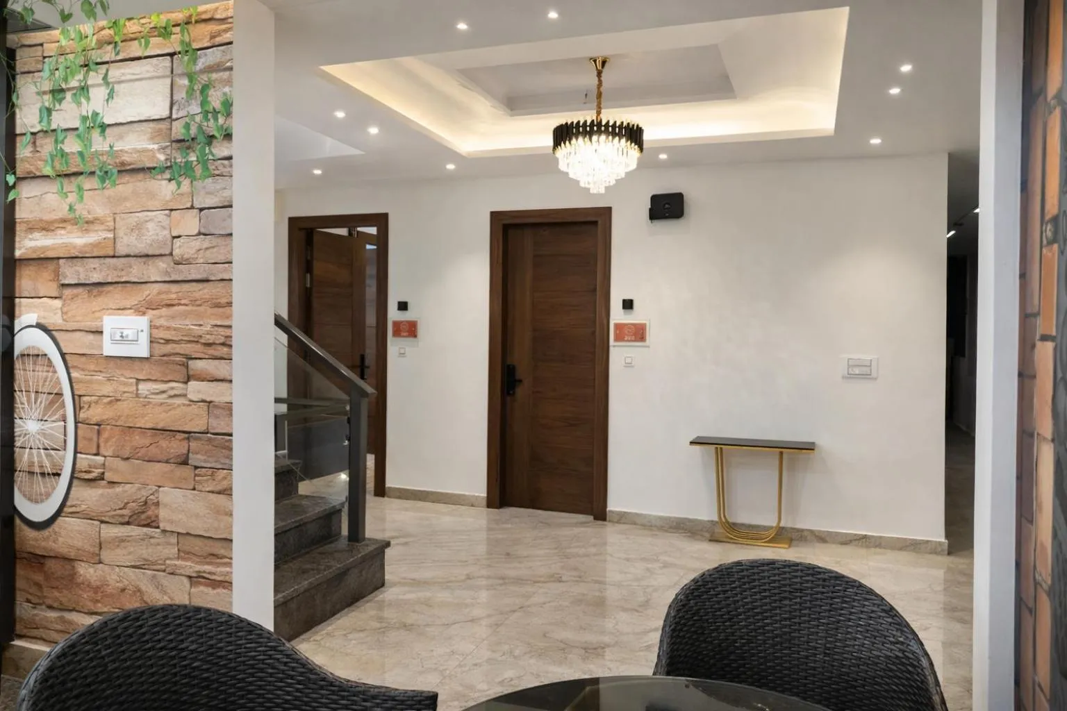 Lobby or reception in AH Grand Villa - Hotel Near Dalai Lama Temple