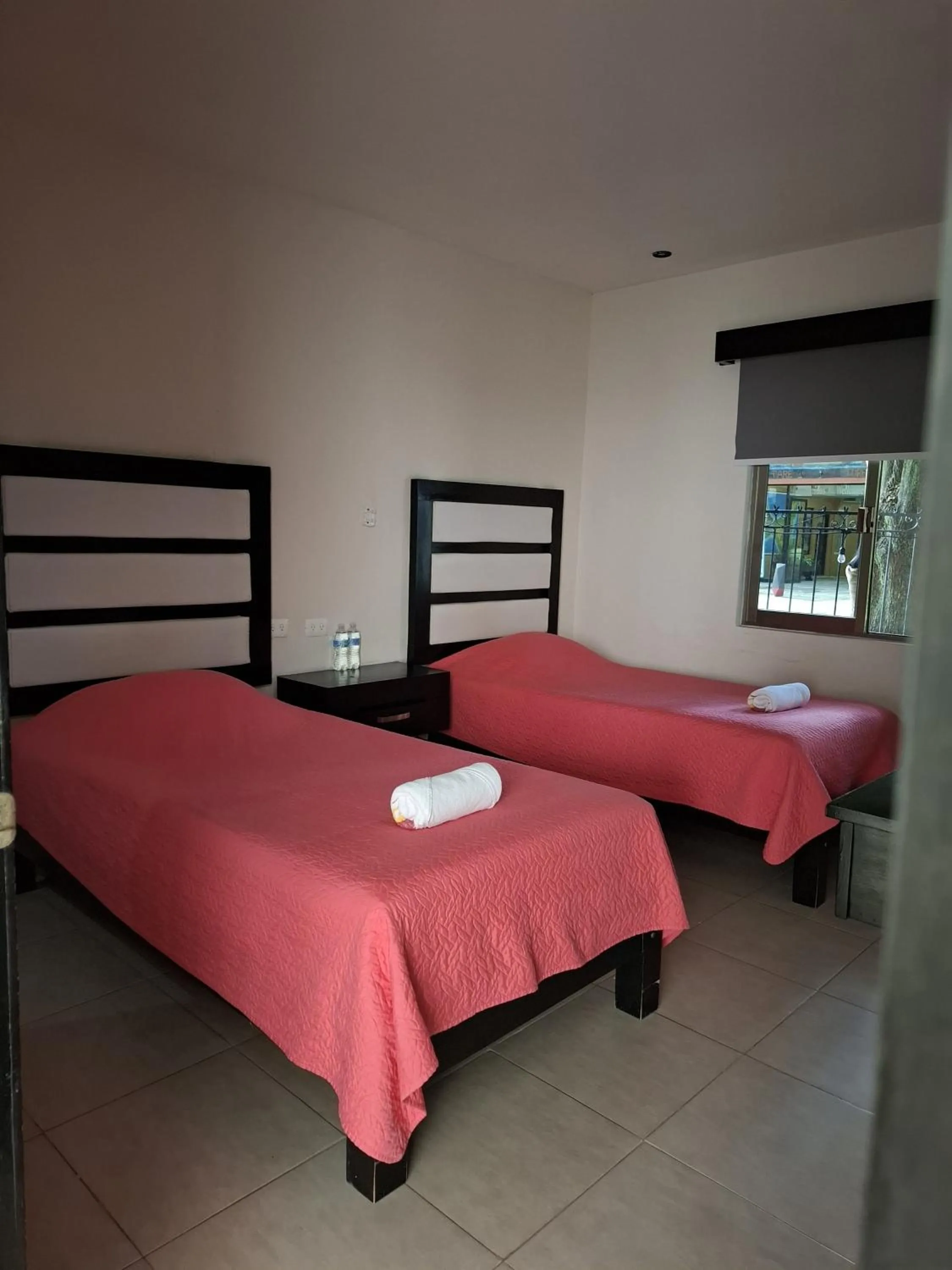 Photo of the whole room, Bed in Hotel Sevilla Palenque