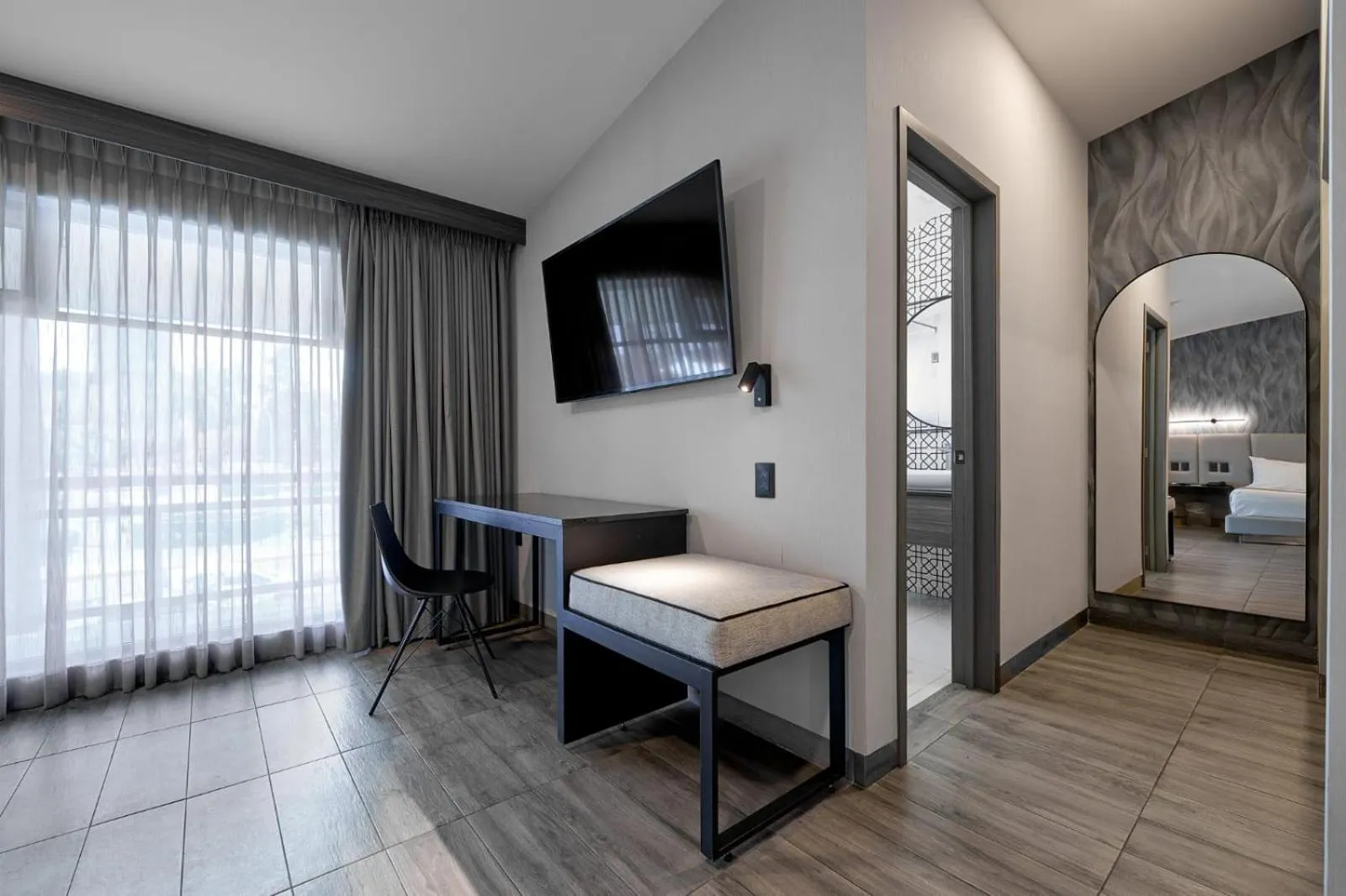 TV and multimedia, Bed in Hotel Estancia Business Class