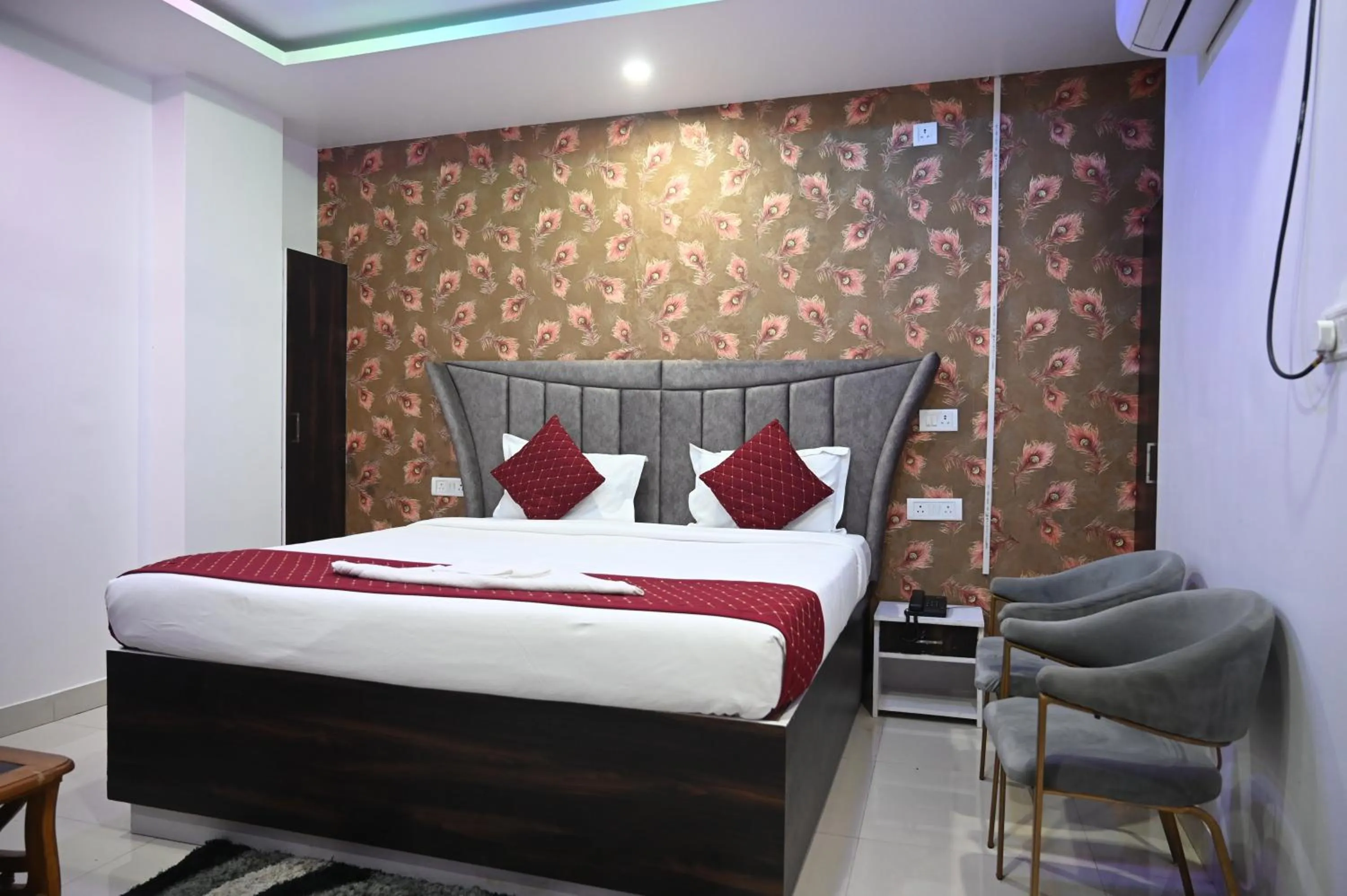 Bed in HOTEL DIAMANT INN