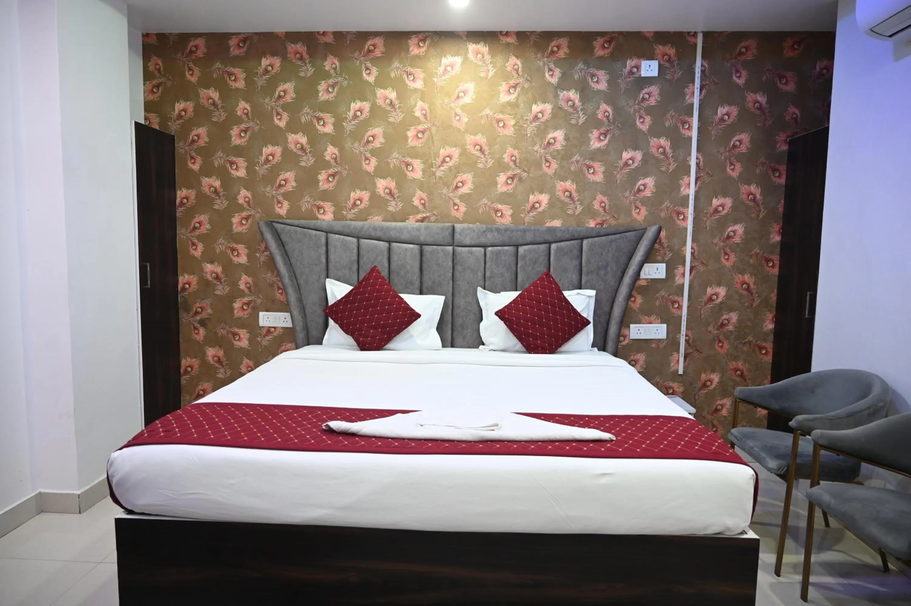 Bed in HOTEL DIAMANT INN