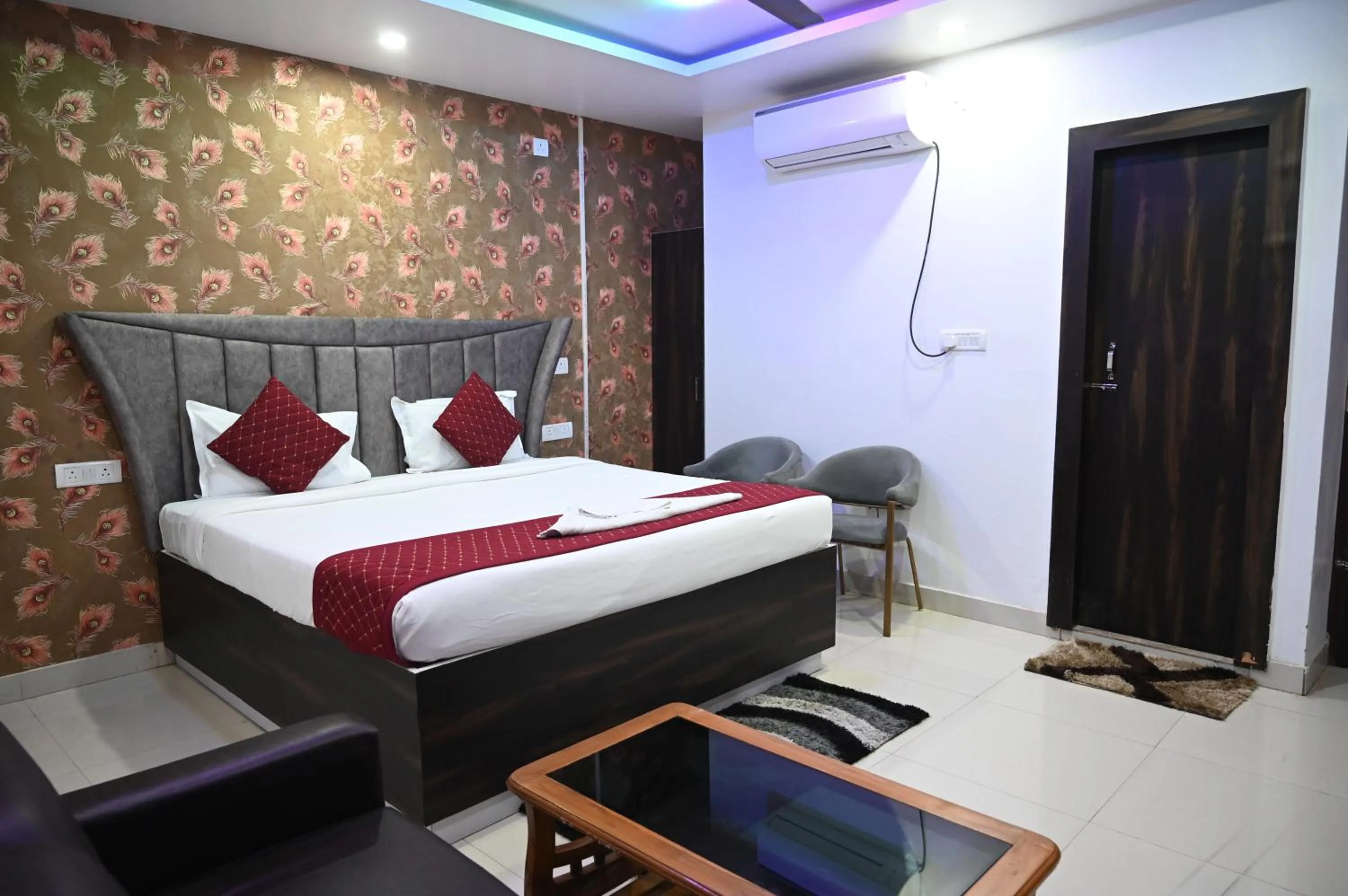 Bed in HOTEL DIAMANT INN