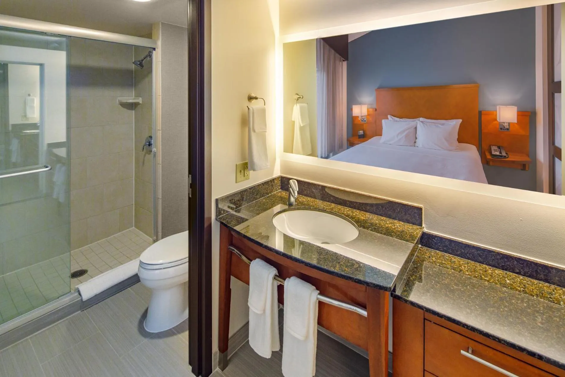 Shower, Bed in Hyatt Place Madison/Downtown