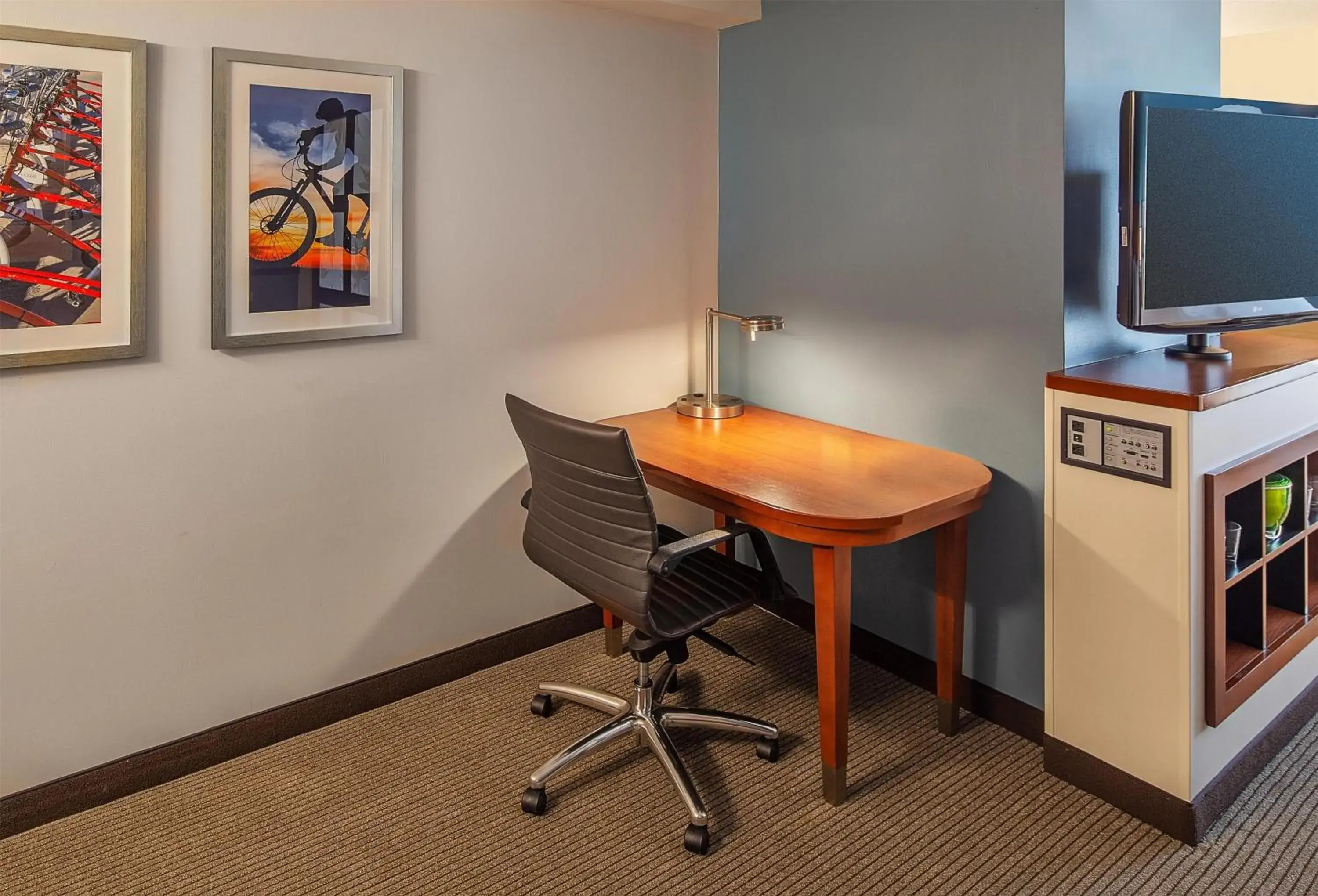 Queen Room with Two Queen Beds and Sofa Bed in Hyatt Place Madison/Downtown Queen Room with Two Queen Beds and Sofa Bed in Hyatt Place Madison/Downtown