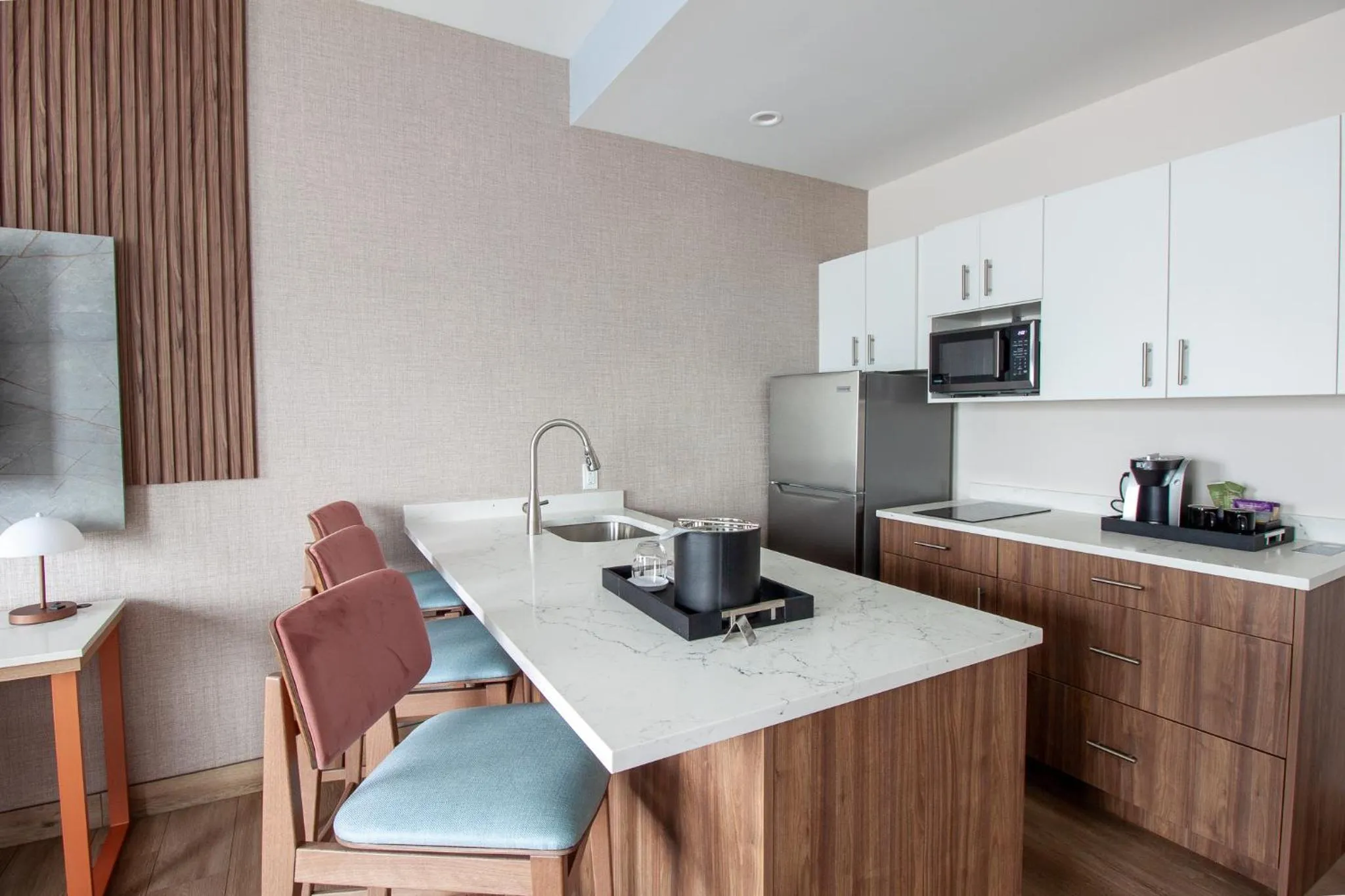 Coffee/tea facilities in Sea Glass Beach Place, Trademark Collection by Wyndham